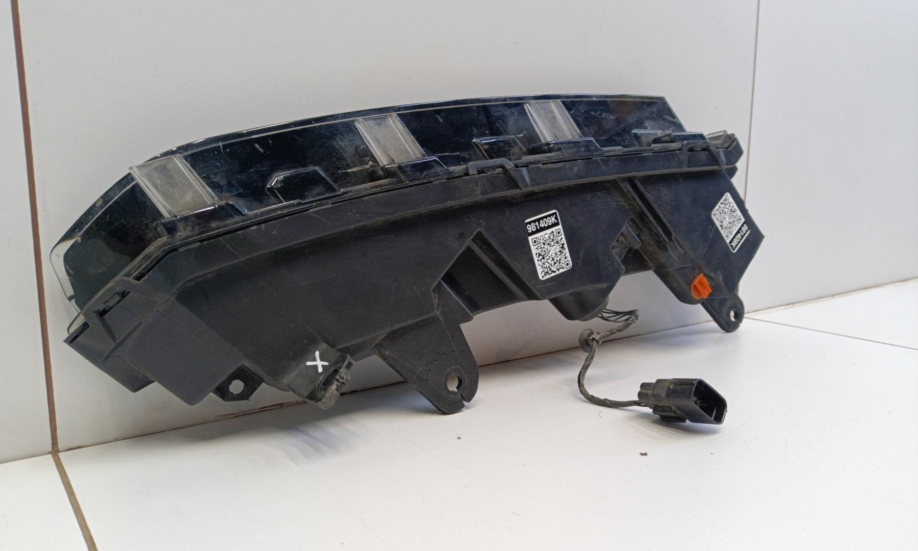 Фара дневного света левая (ходовые огни)