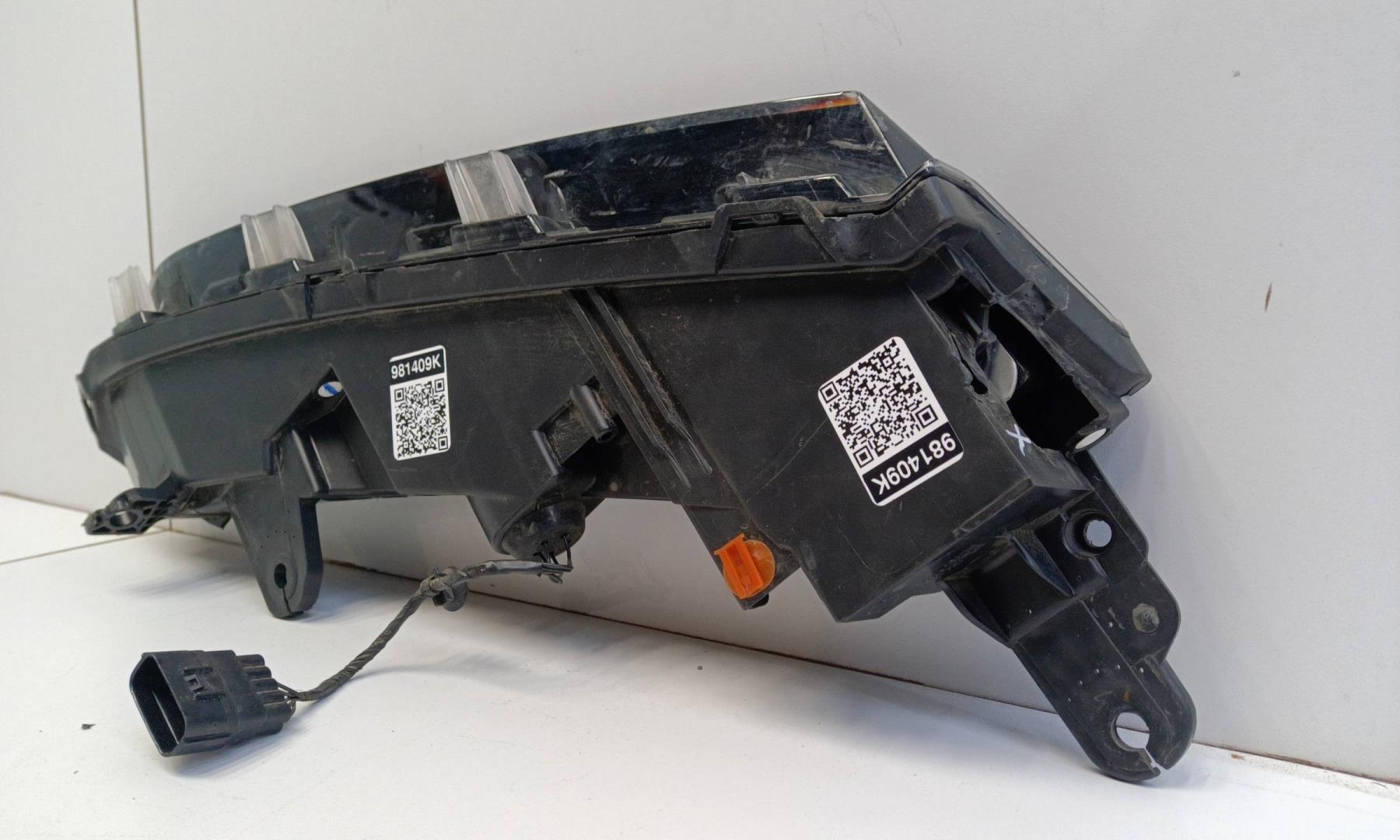 Фара дневного света левая (ходовые огни)