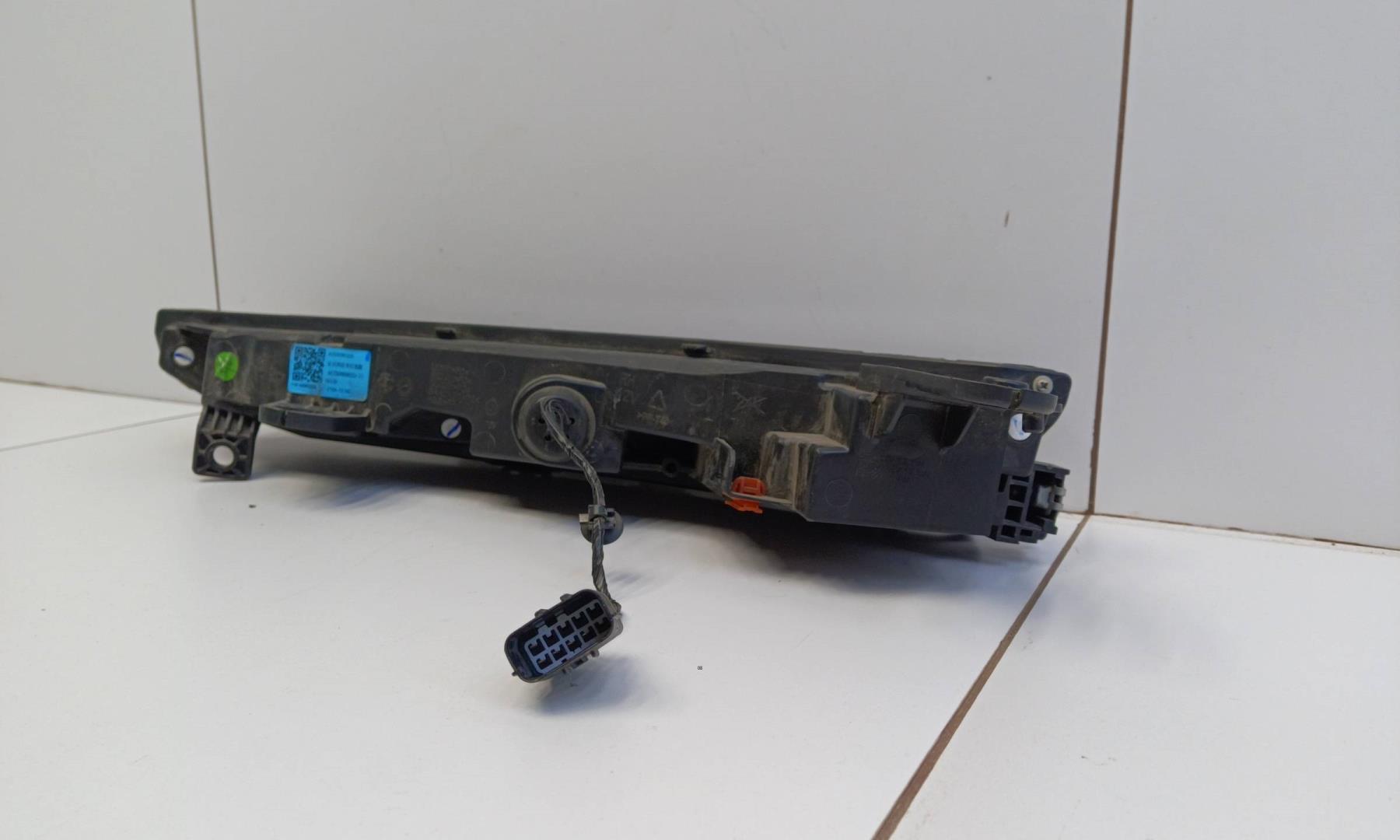 Фара дневного света правая (ходовые огни)