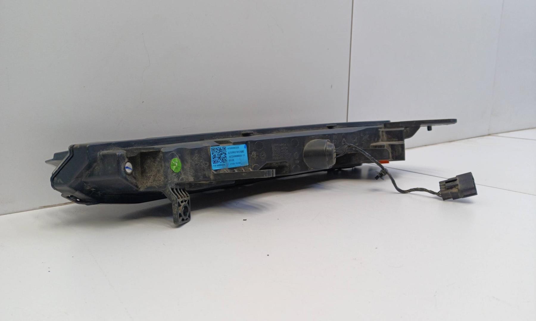 Фара дневного света правая (ходовые огни)