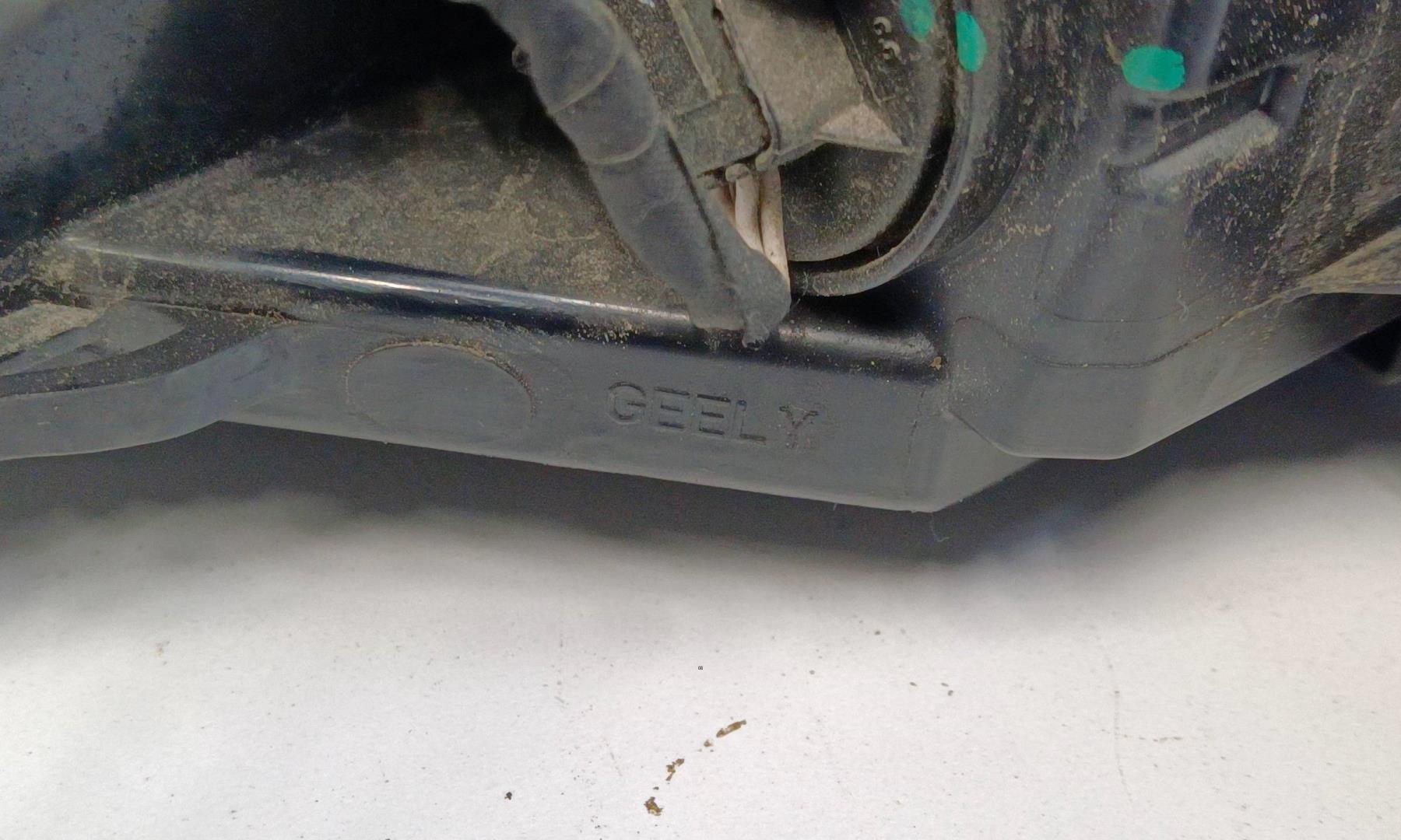 Фонарь задний наружный правый