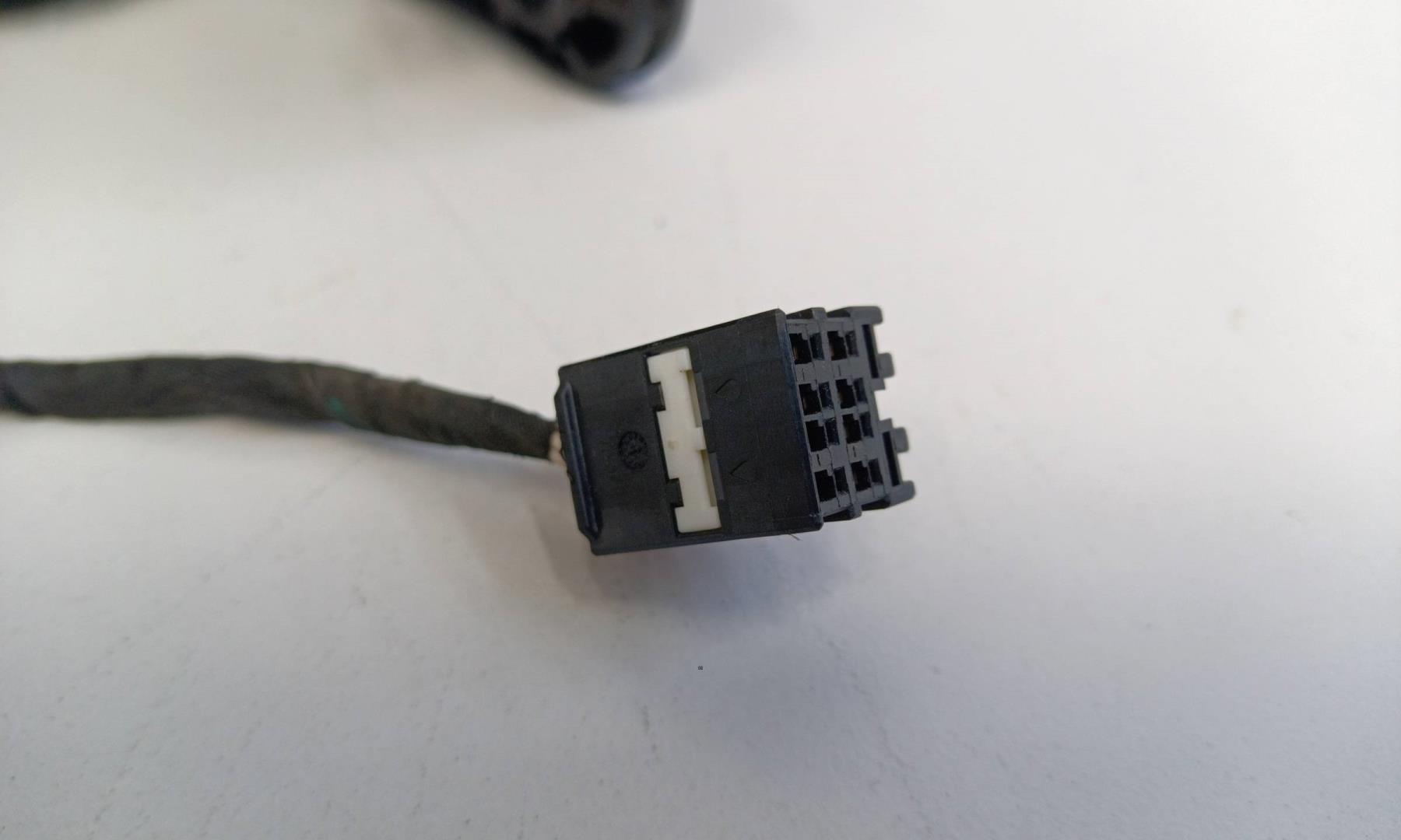 Фонарь задний наружный правый