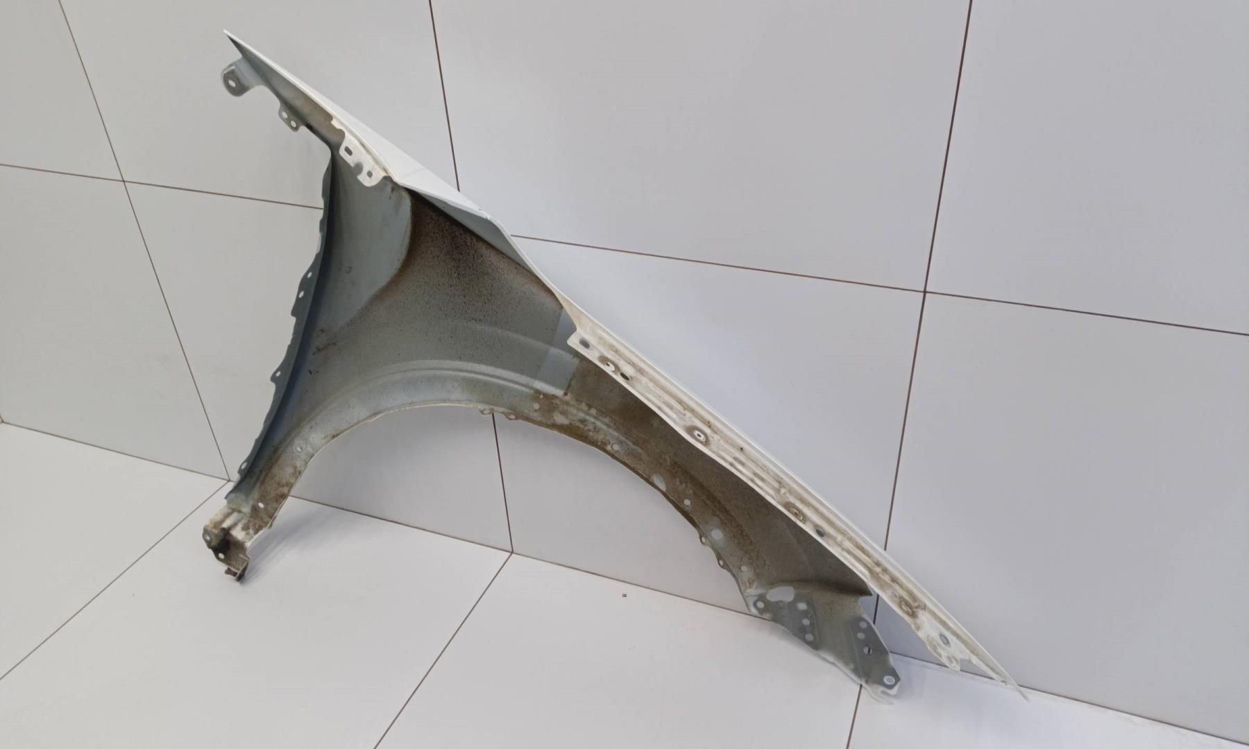 Крыло переднее левое