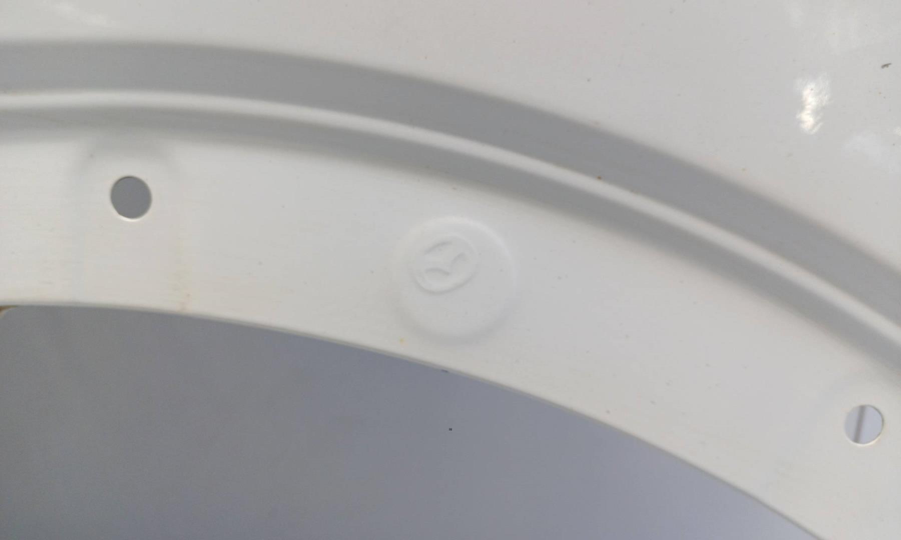 Крыло переднее левое