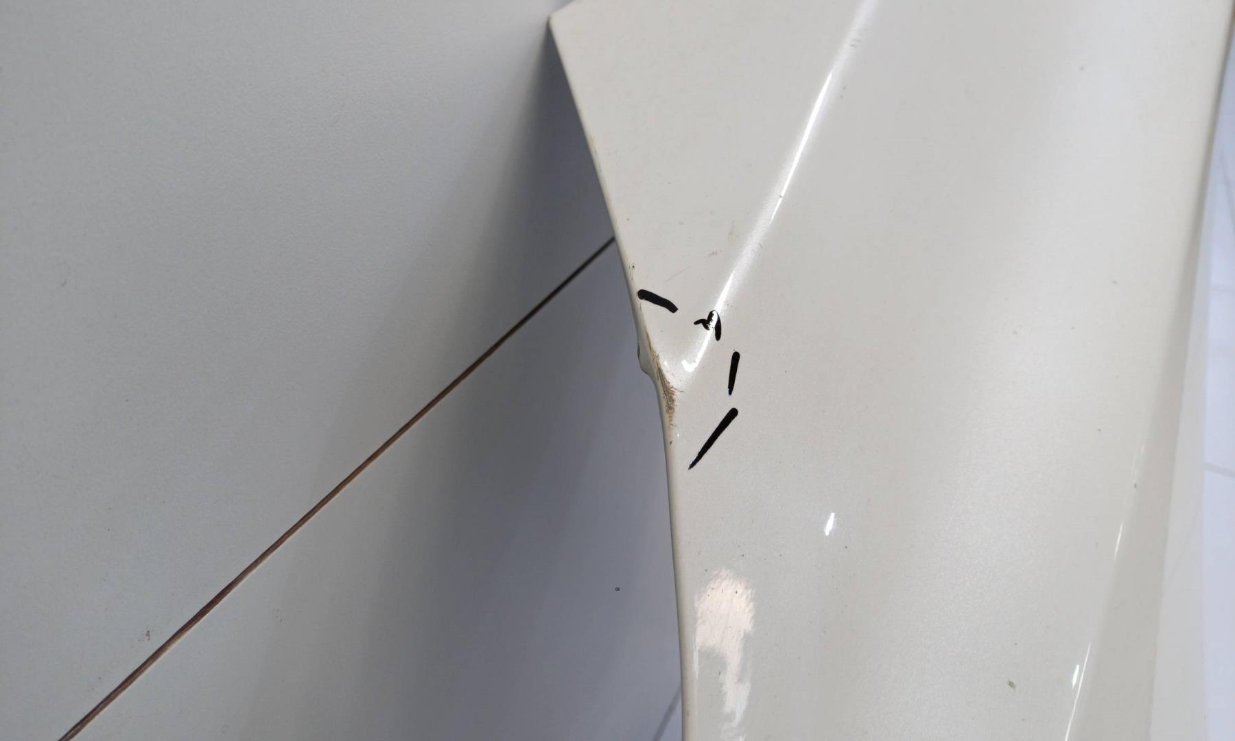 Крыло переднее левое