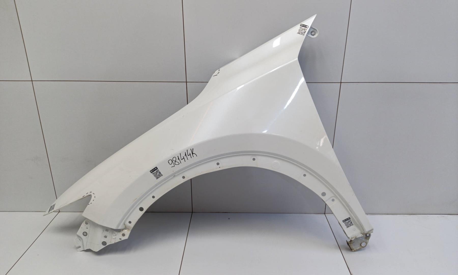 Крыло переднее левое