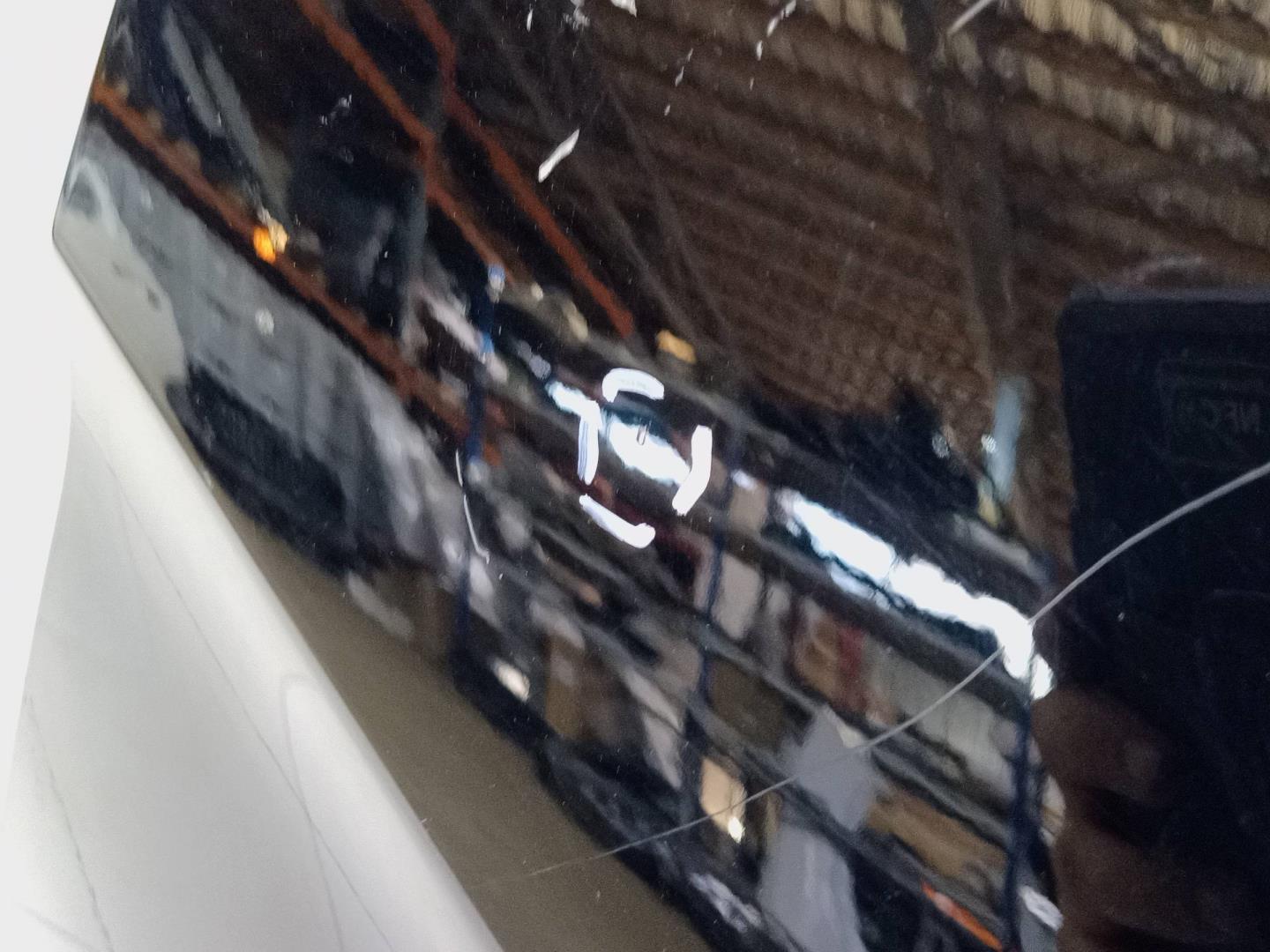 Крыло переднее правое