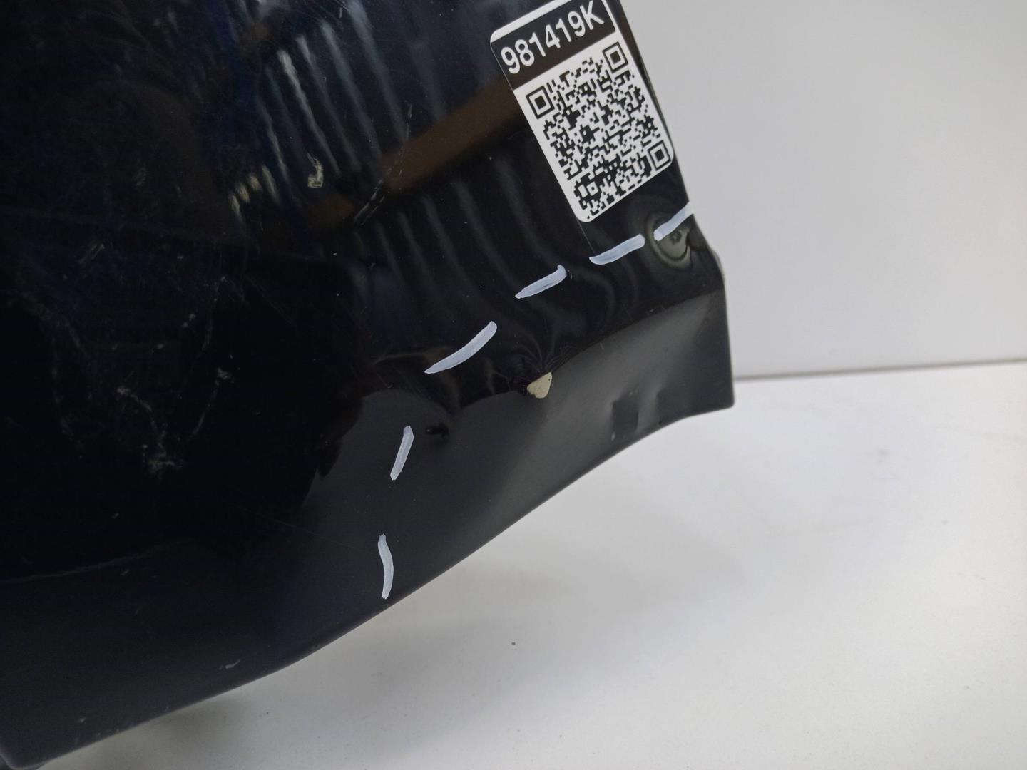 Крыло переднее правое