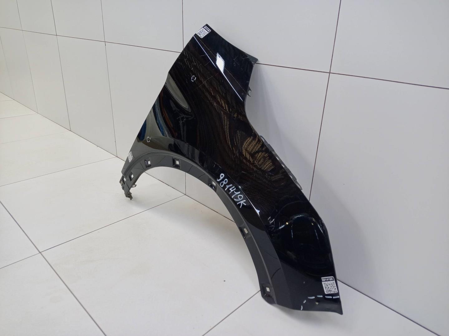 Крыло переднее правое