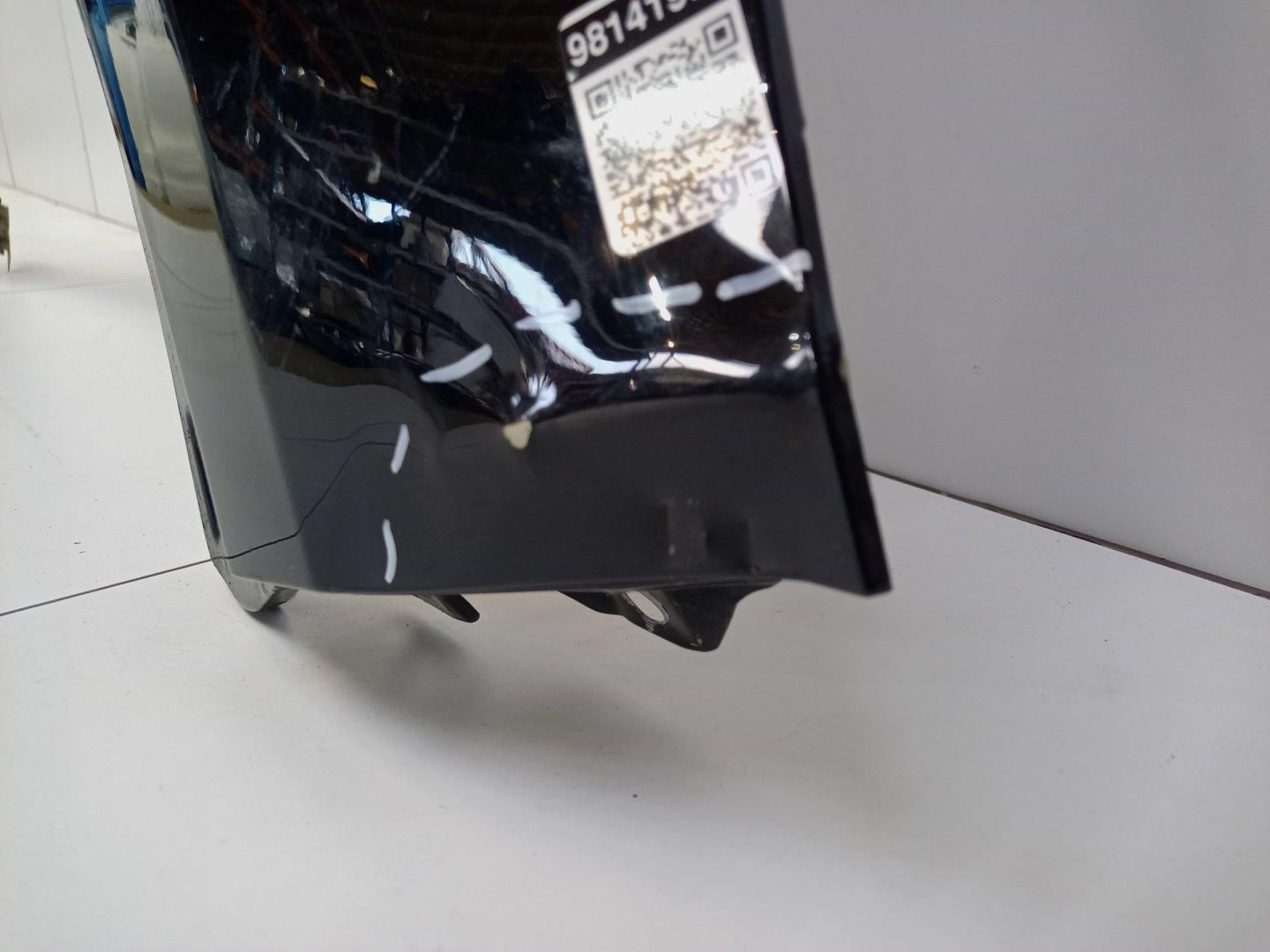 Крыло переднее правое