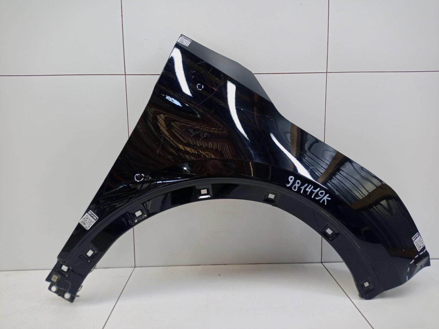 Крыло переднее правое