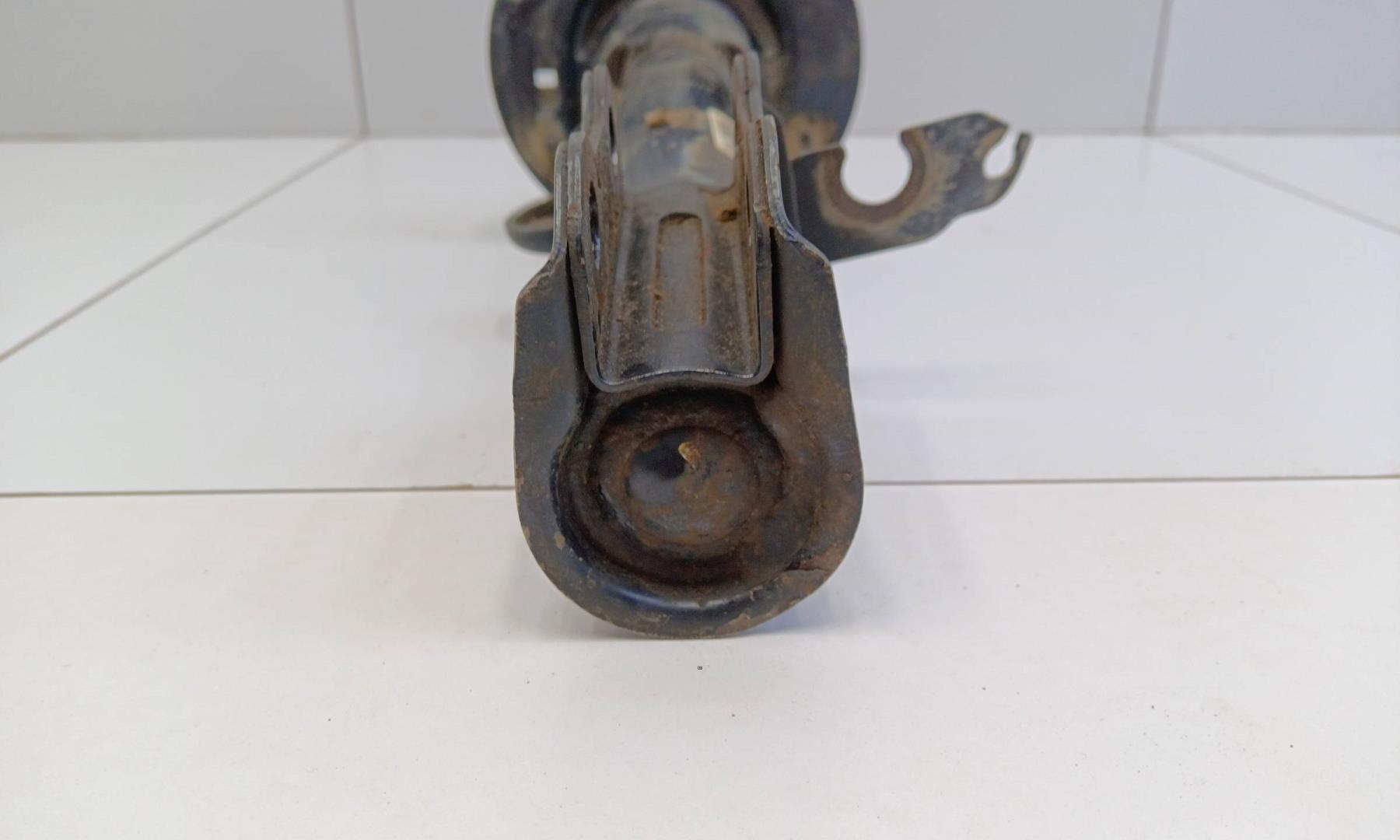 Амортизатор передний правый