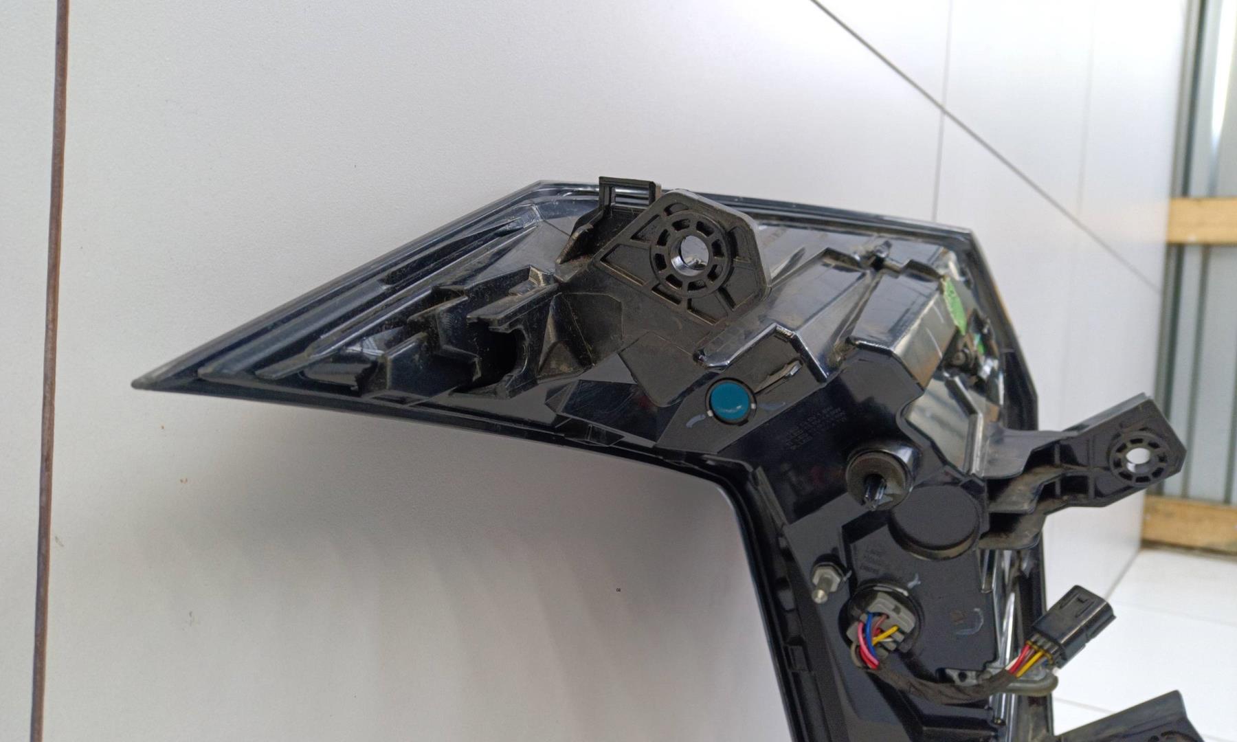 Фонарь задний правый