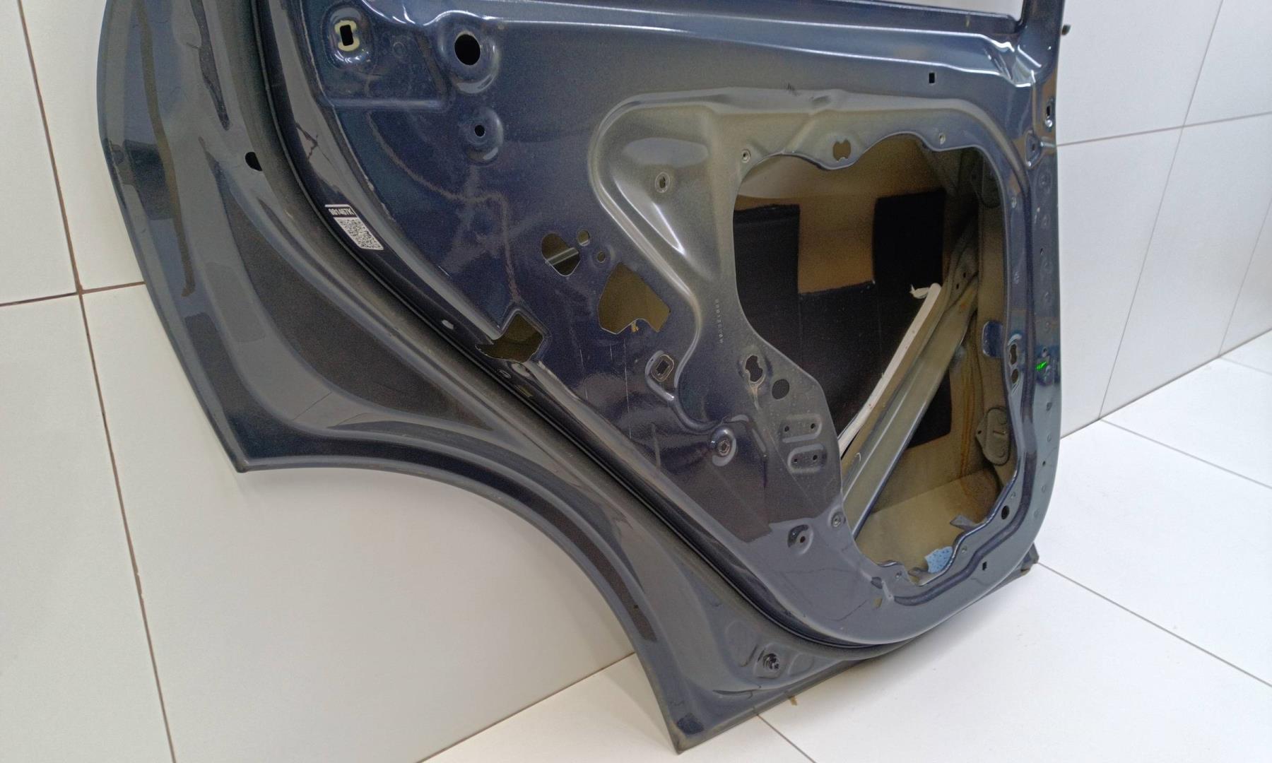 Дверь задняя левая