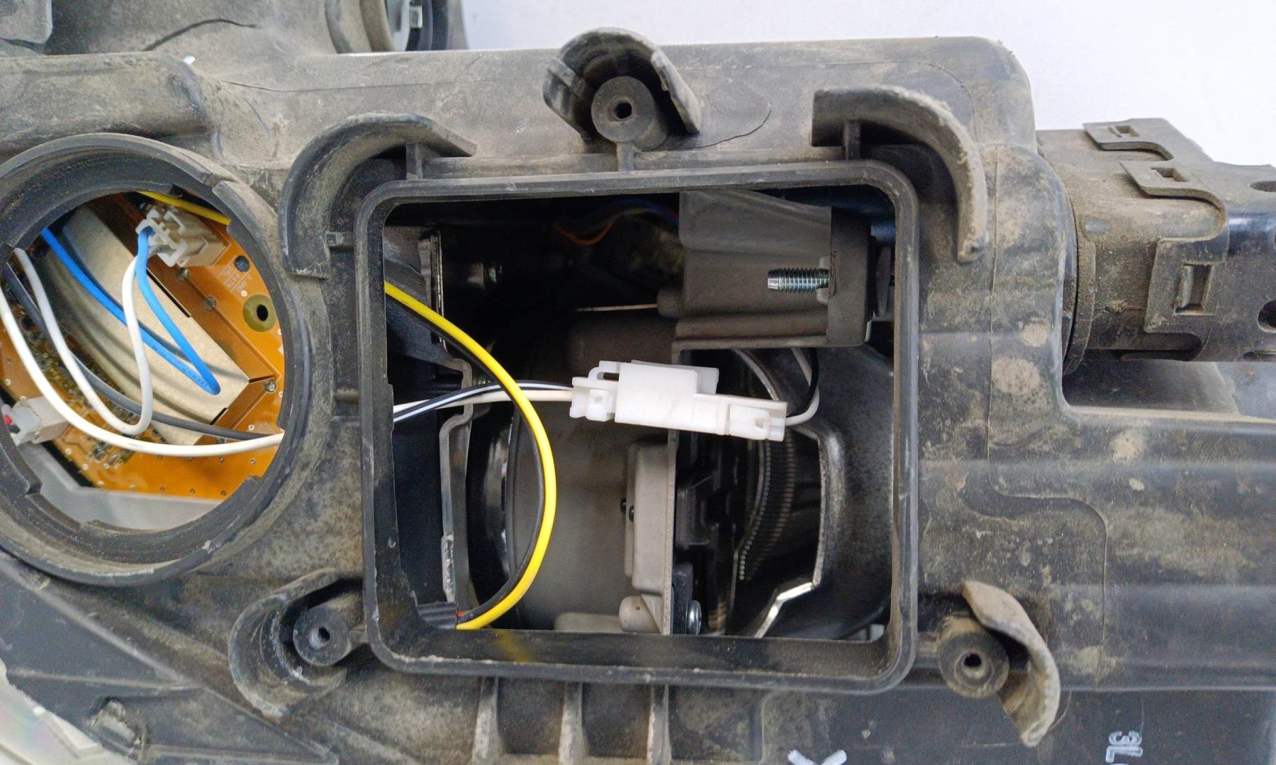 Фара правая