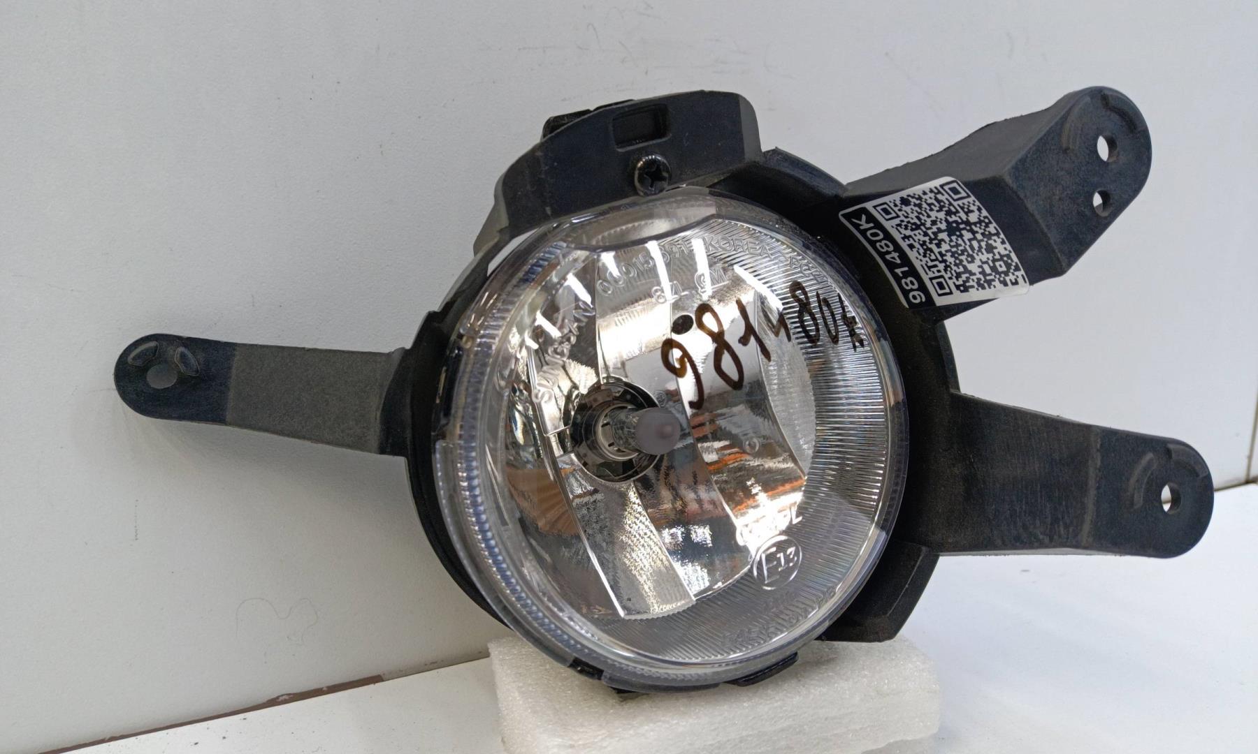 Фара противотуманная правая