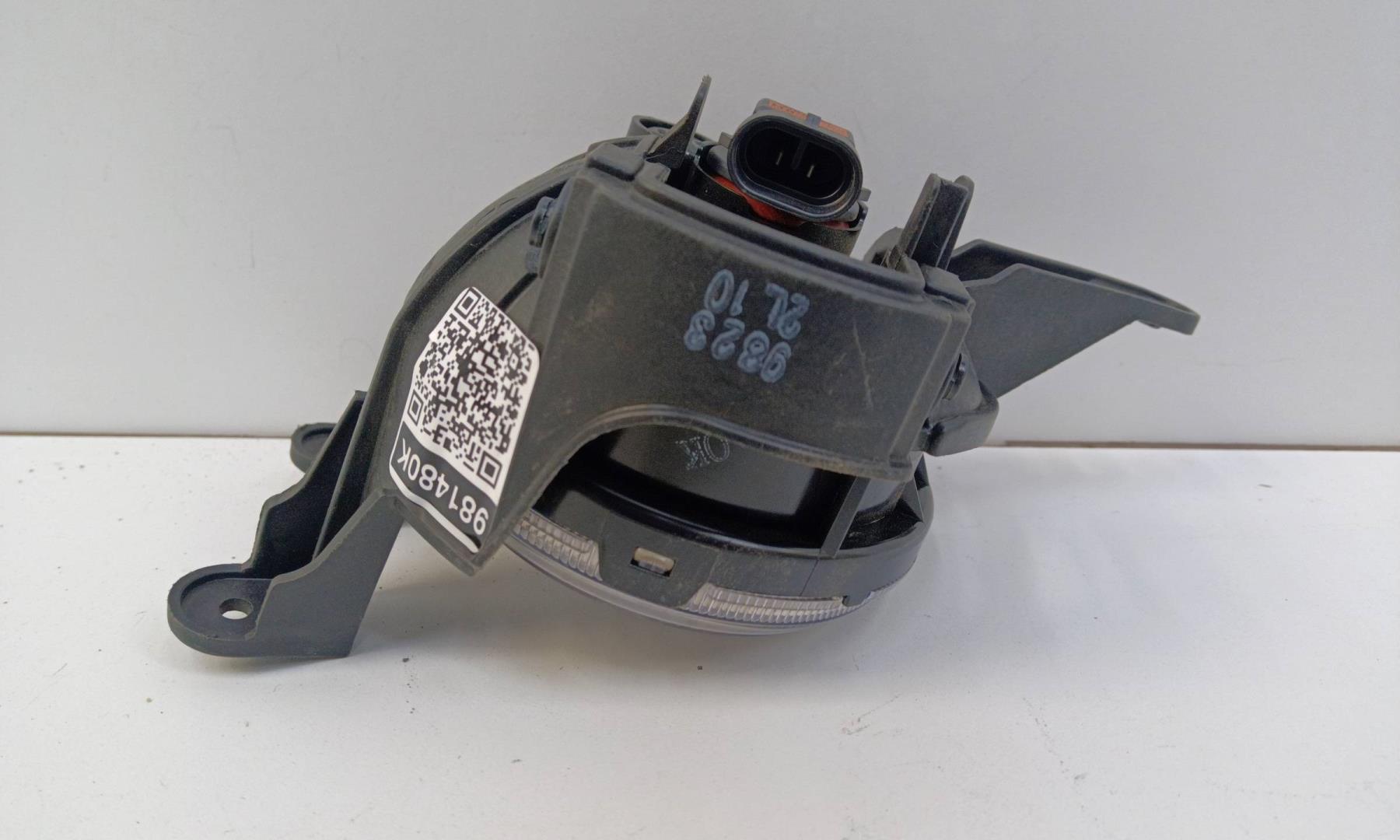 Фара противотуманная правая