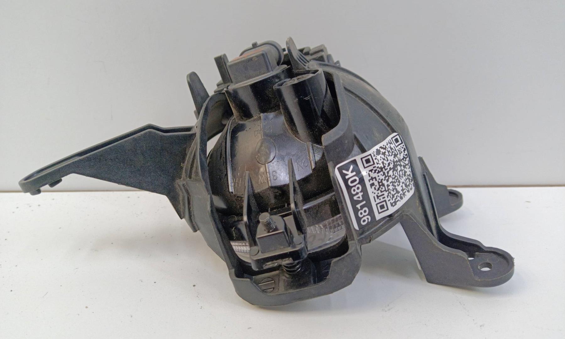 Фара противотуманная правая