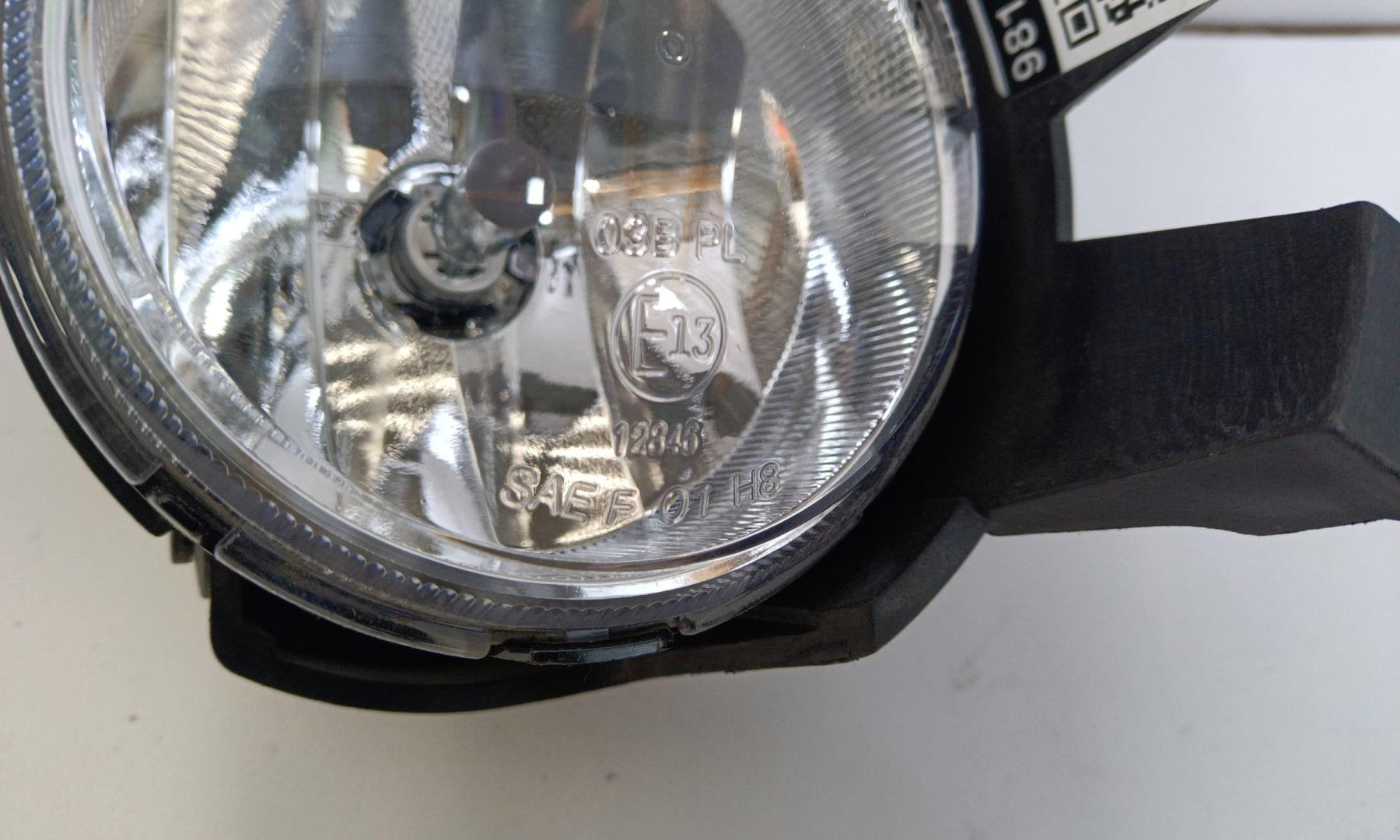 Фара противотуманная правая