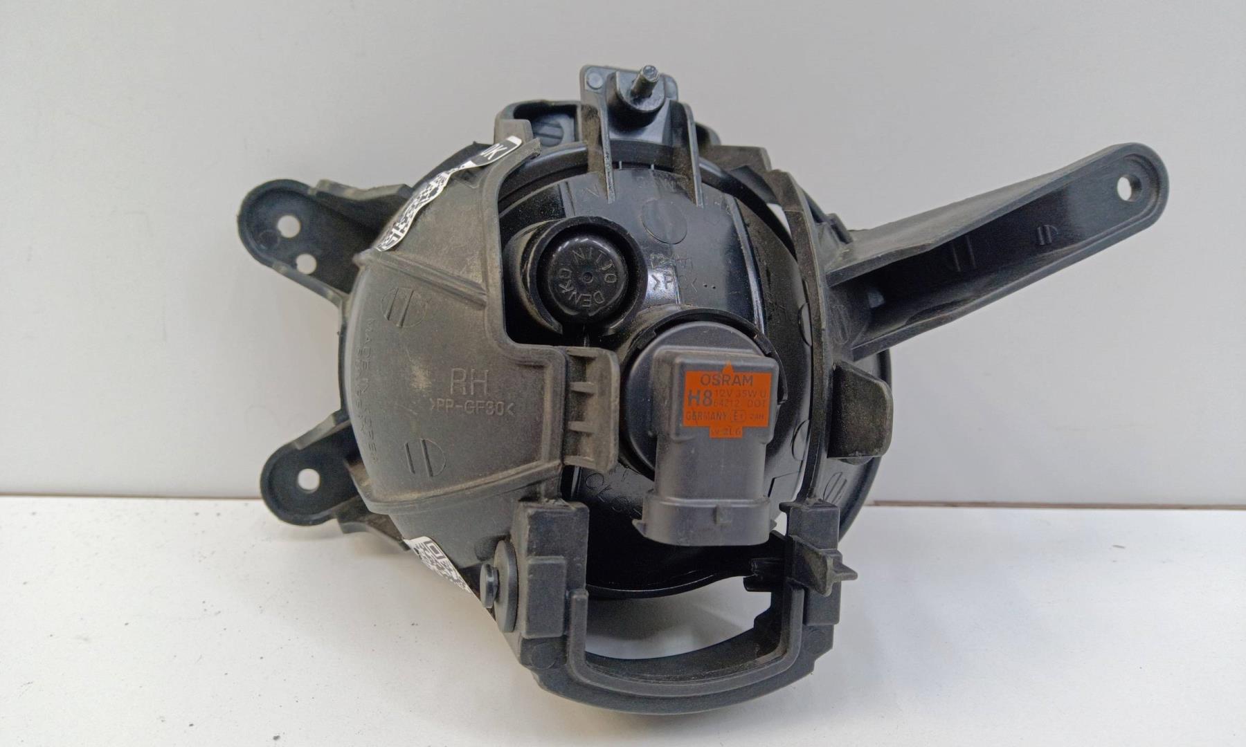 Фара противотуманная правая