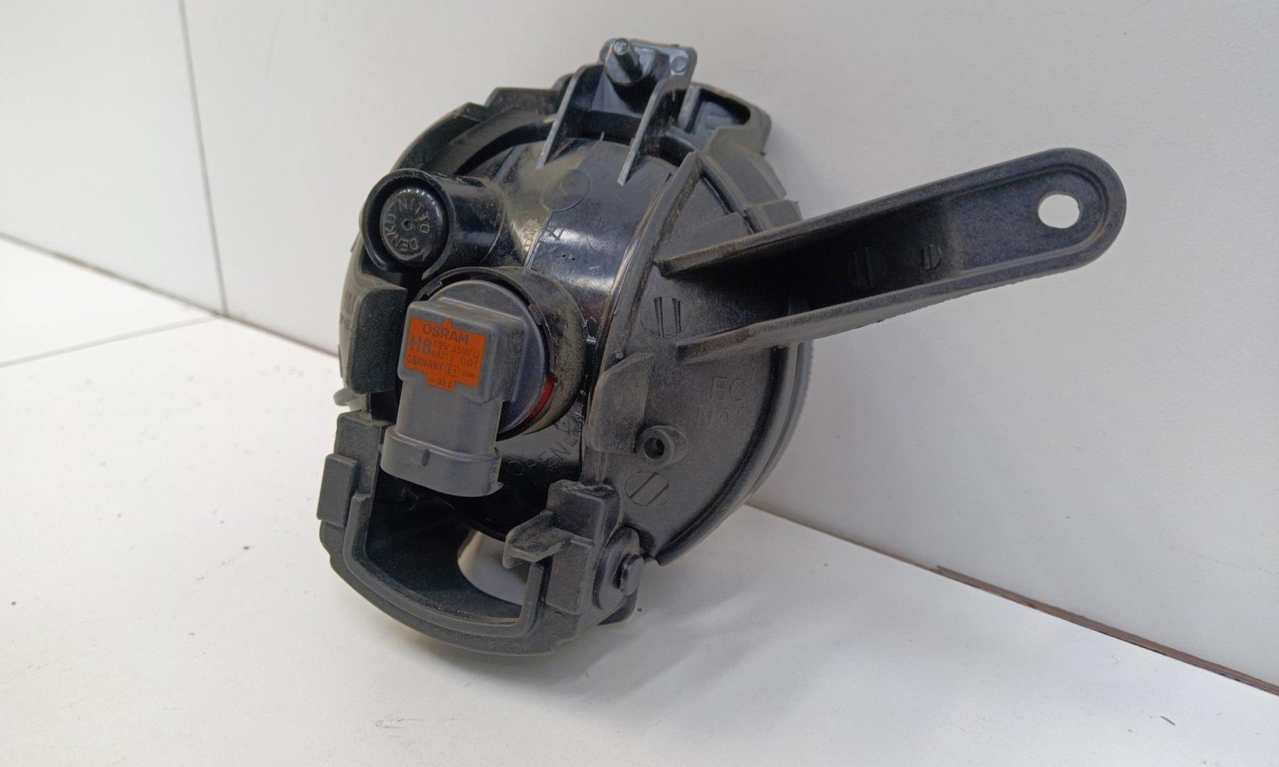 Фара противотуманная правая