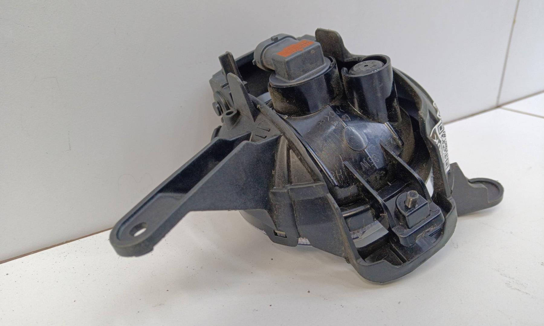 Фара противотуманная правая