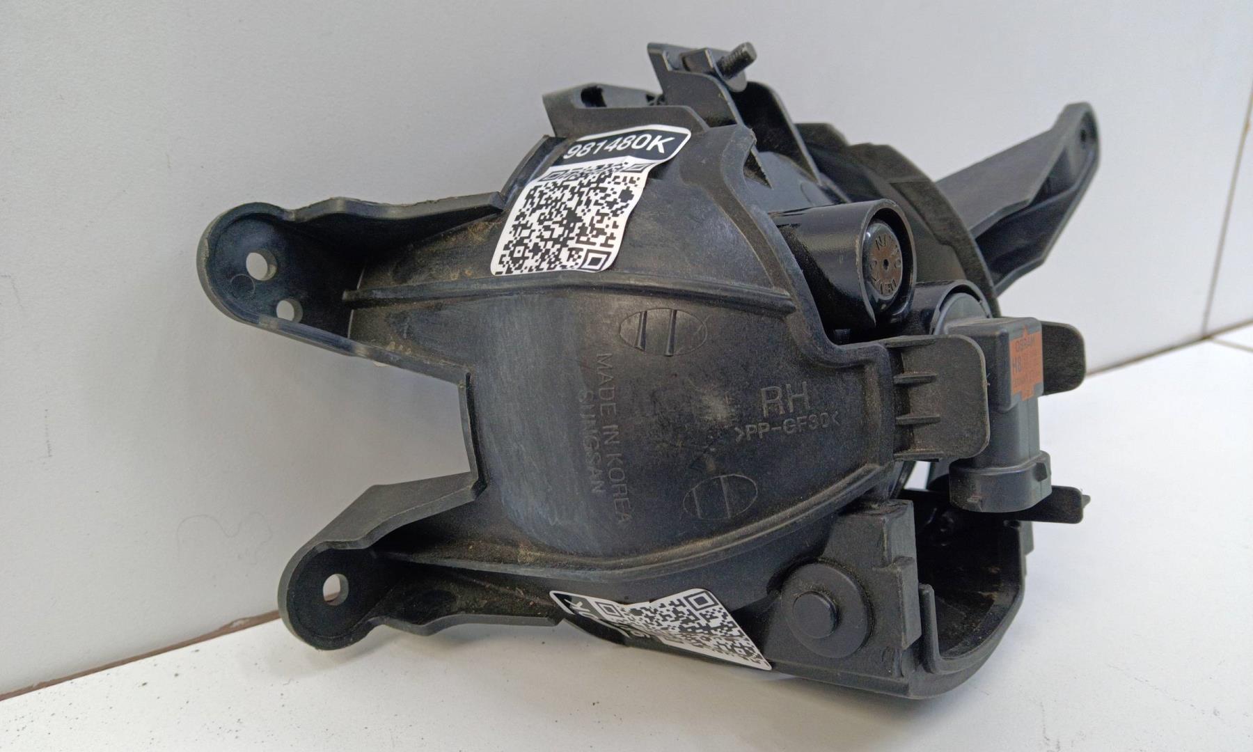 Фара противотуманная правая