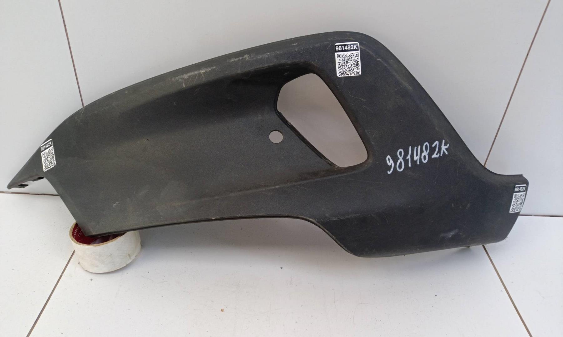 Накладка переднего бампера левая