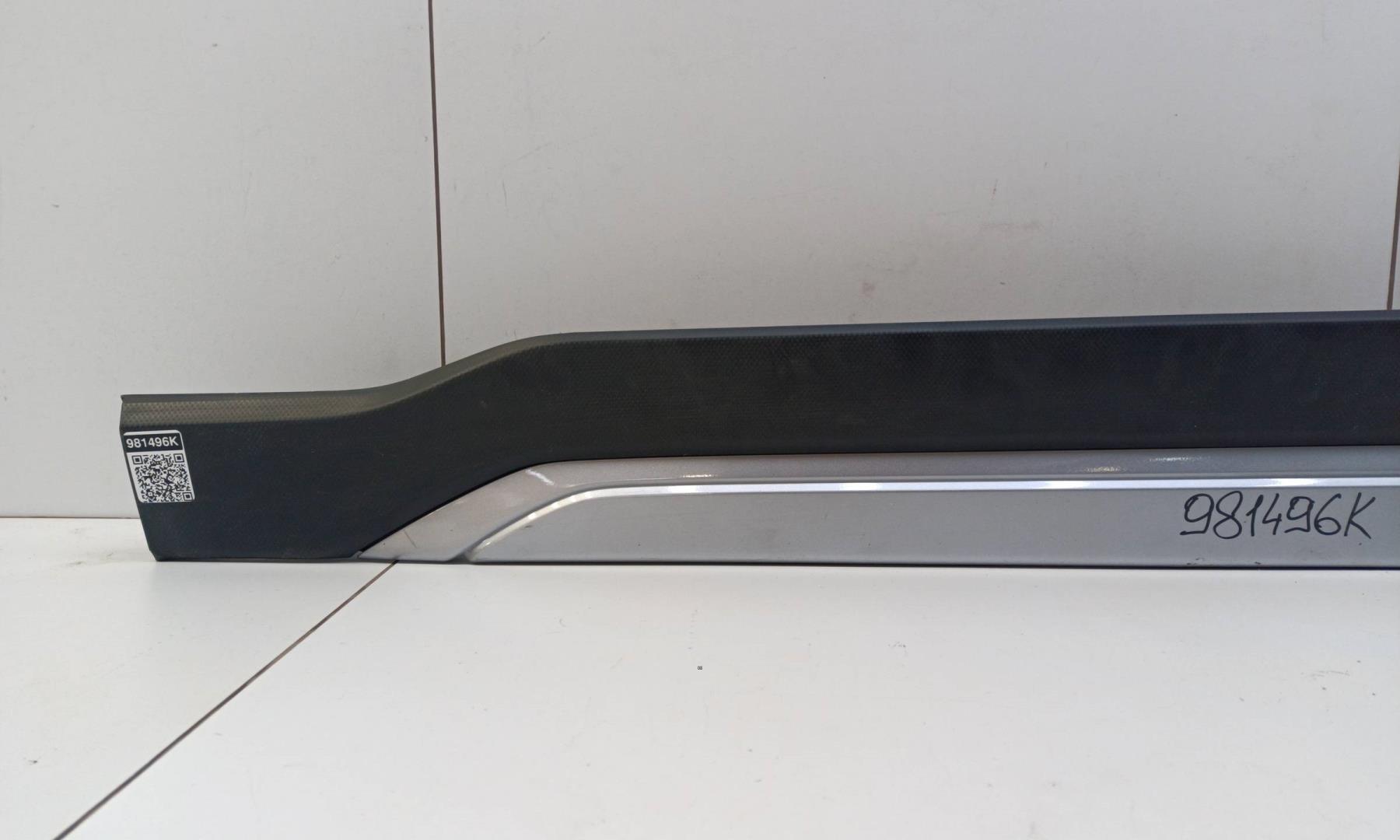 Накладка двери передней левой