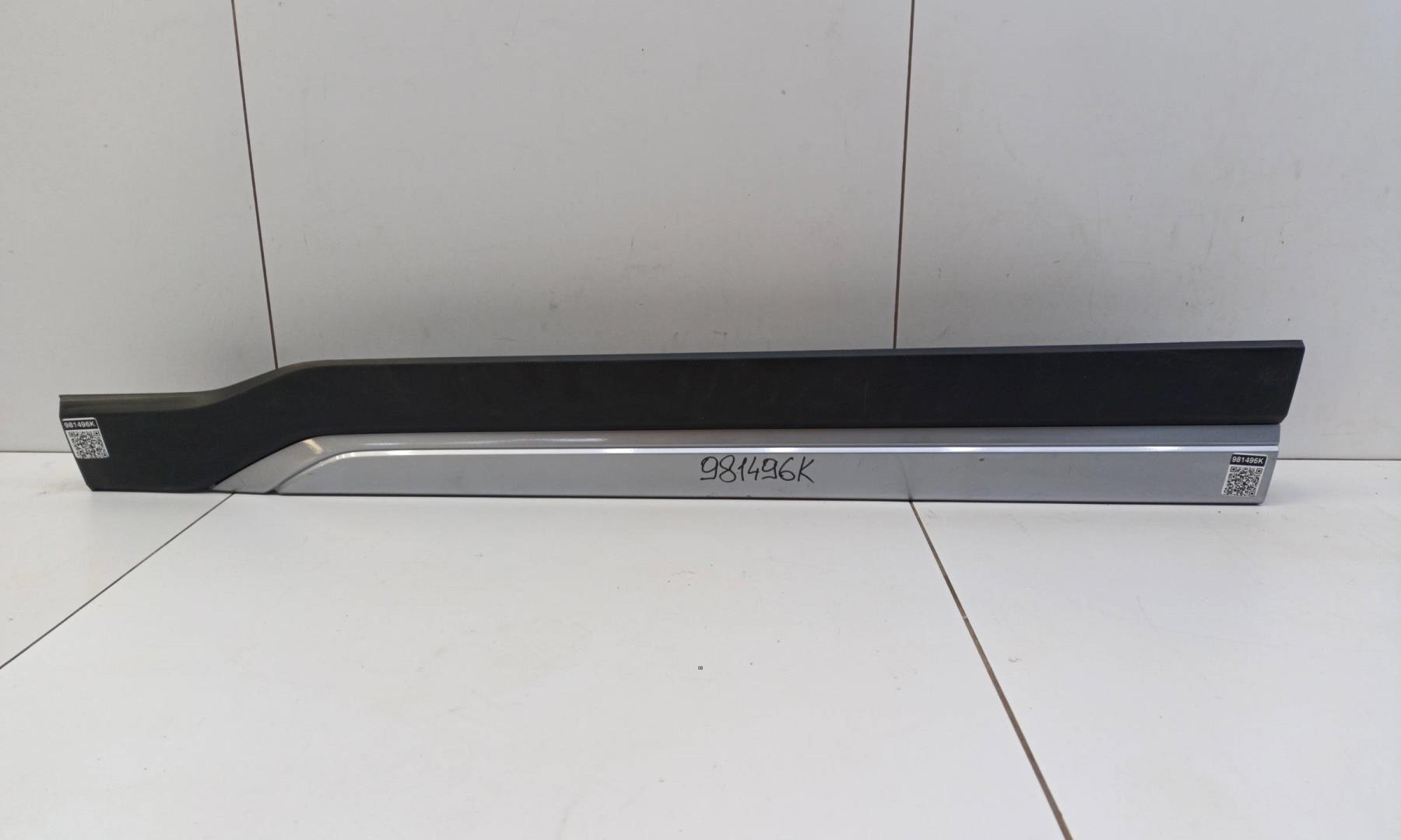 Накладка двери передней левой