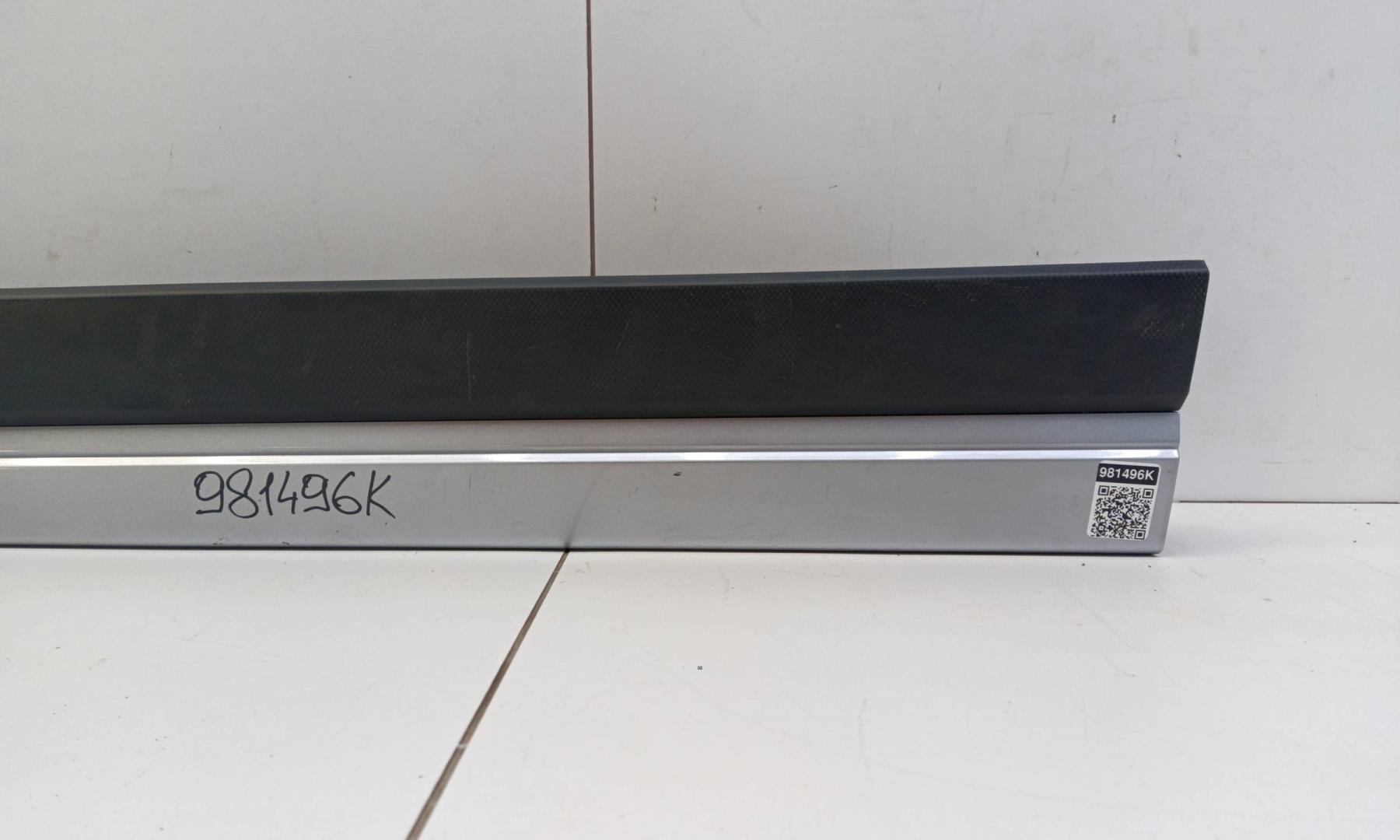 Накладка двери передней левой