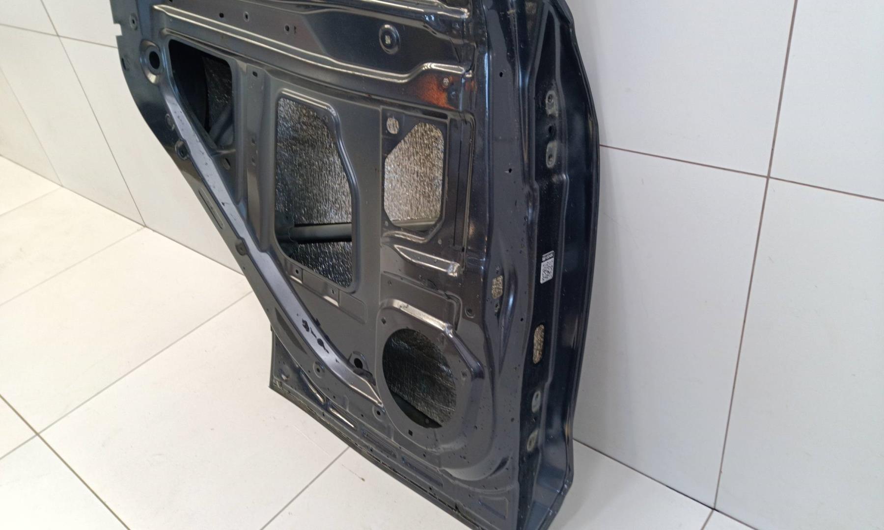 Дверь задняя левая