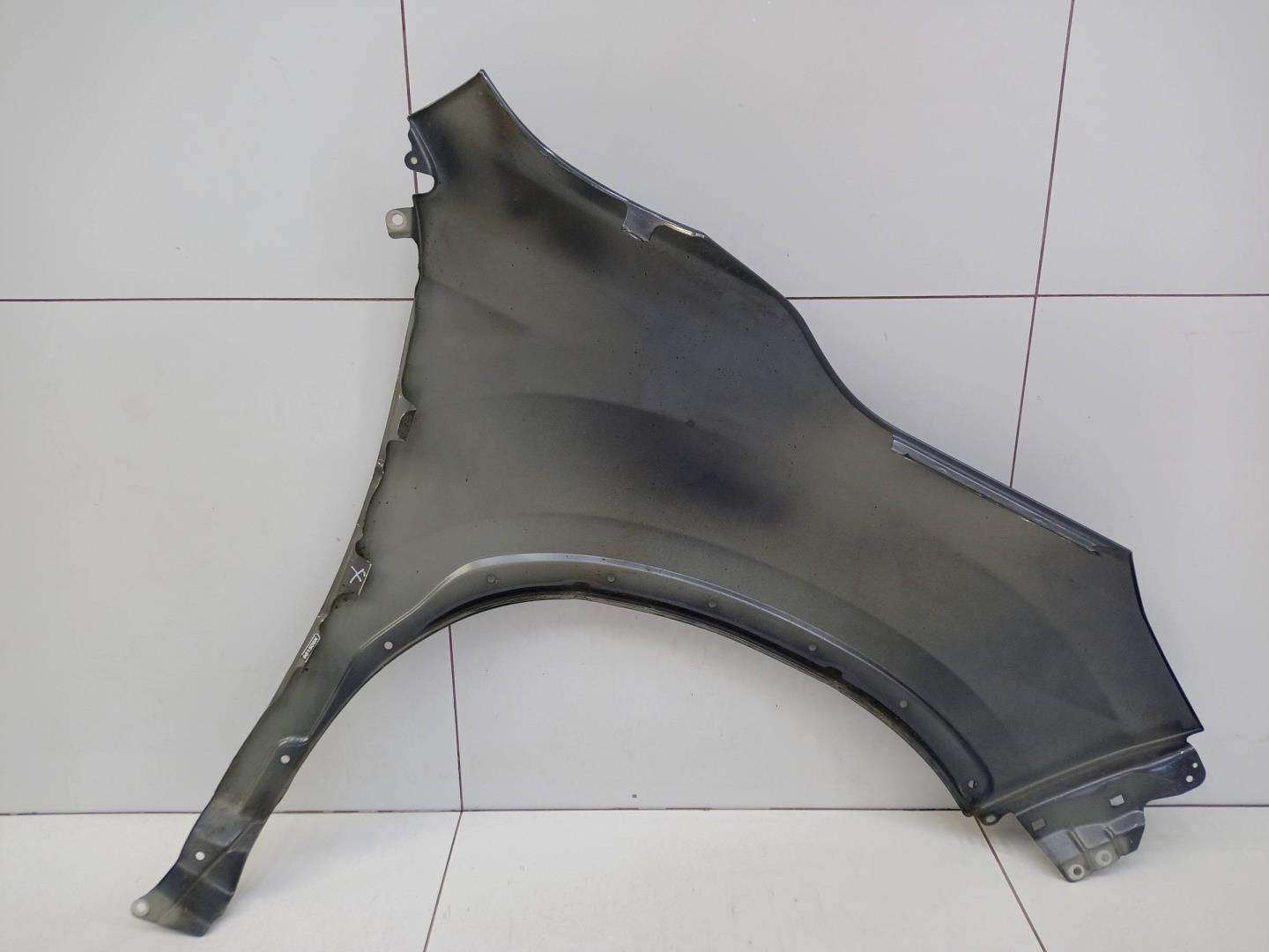 Крыло переднее левое