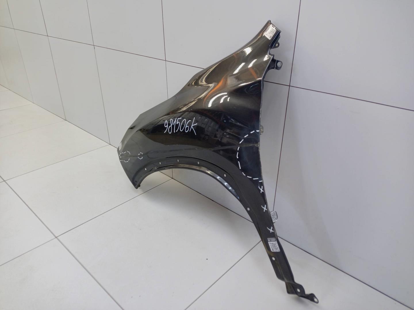 Крыло переднее левое