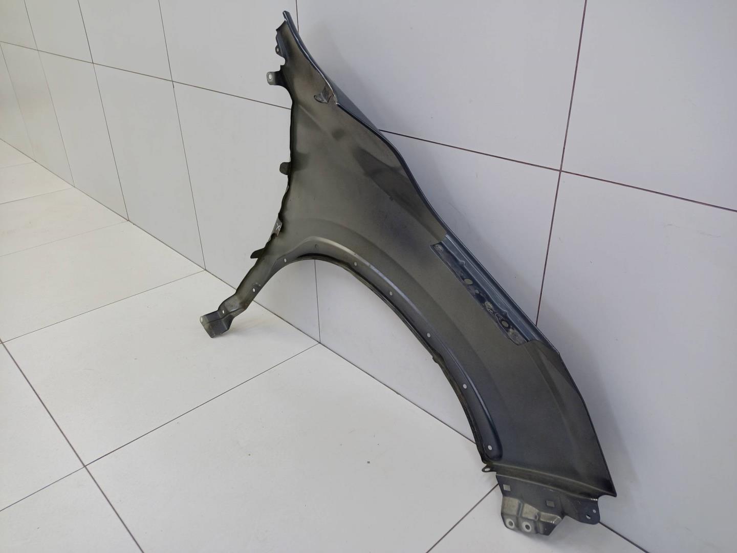 Крыло переднее левое