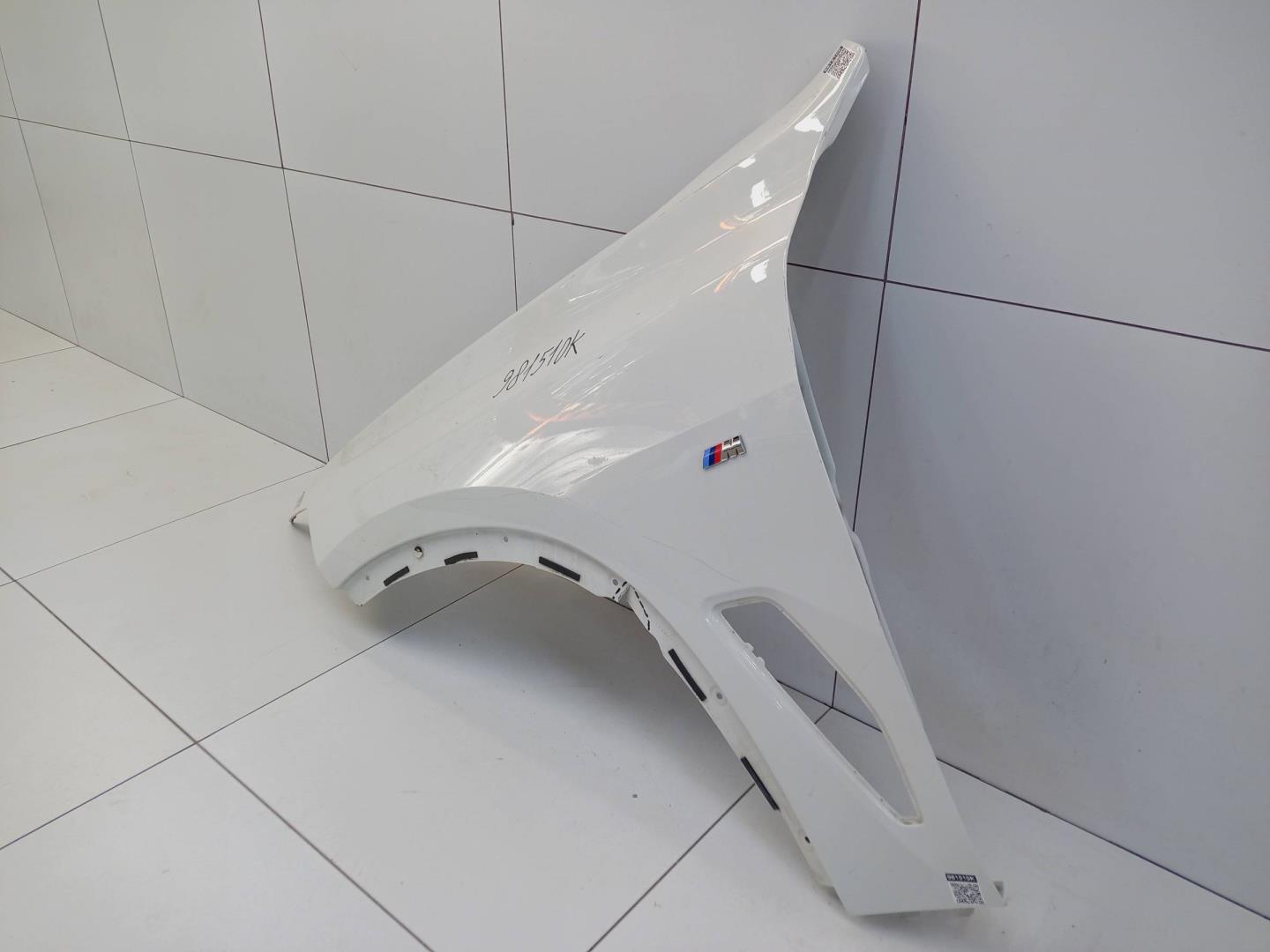 Крыло переднее левое