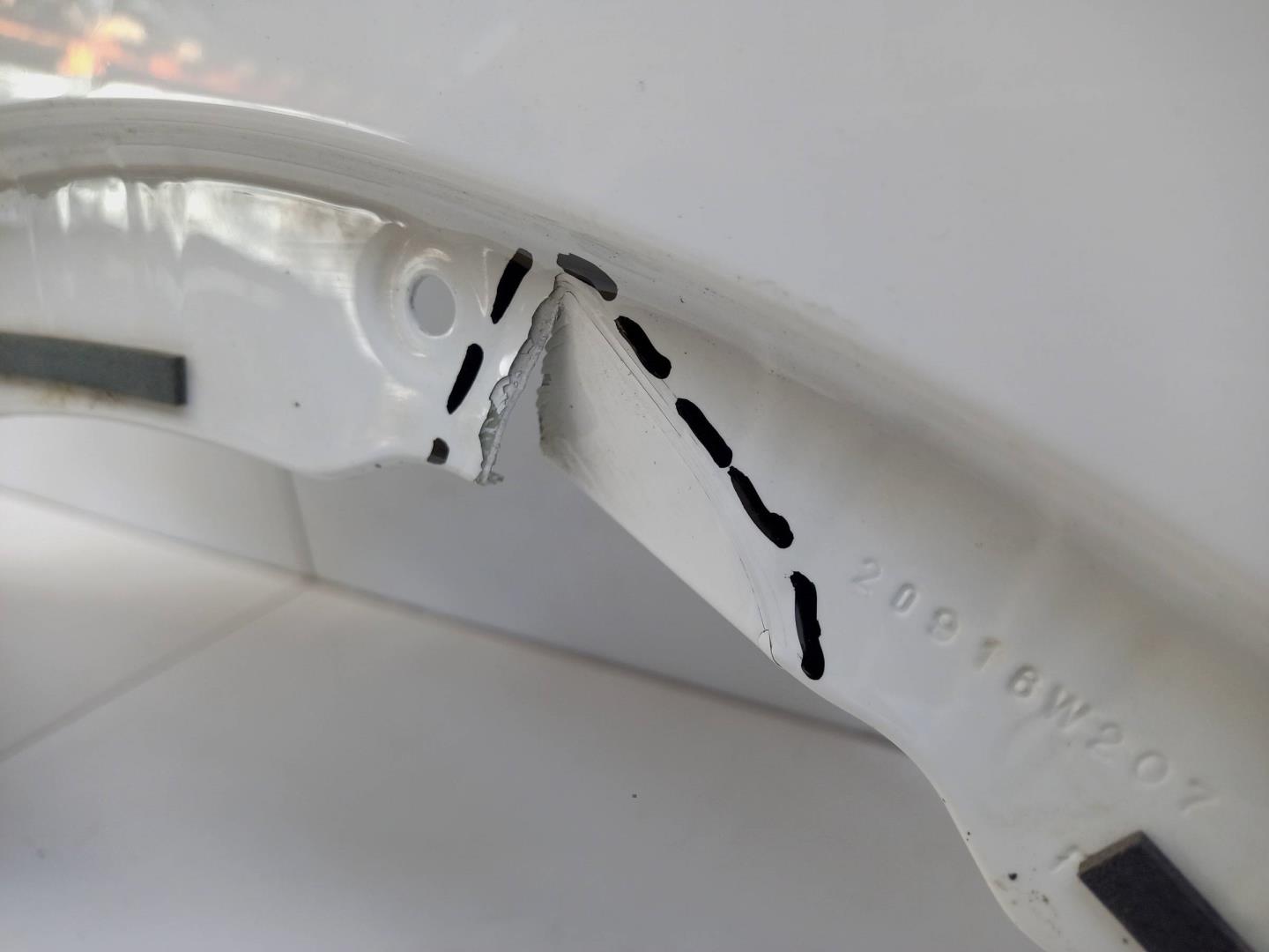 Крыло переднее левое