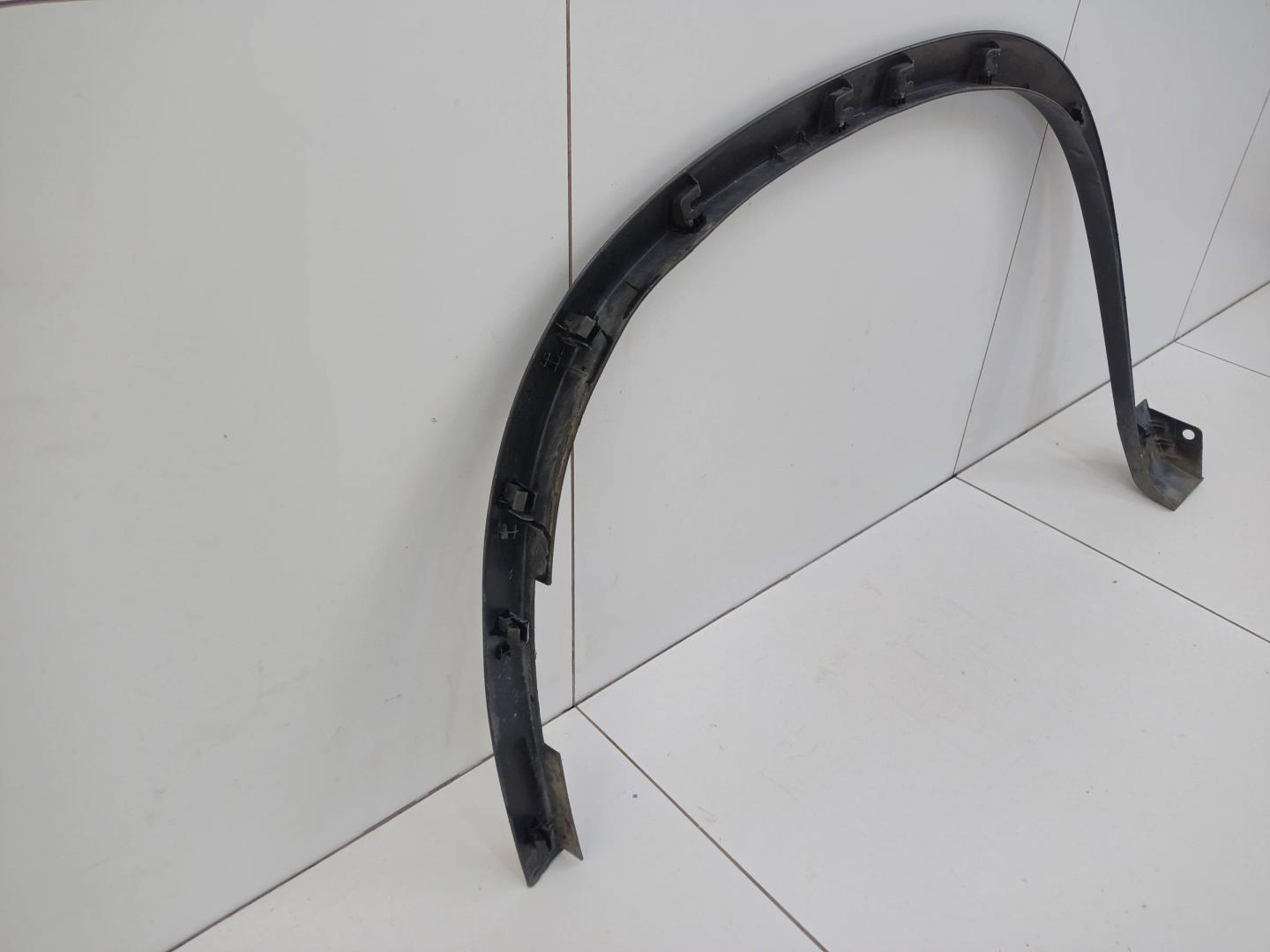 Накладка переднего крыла правого