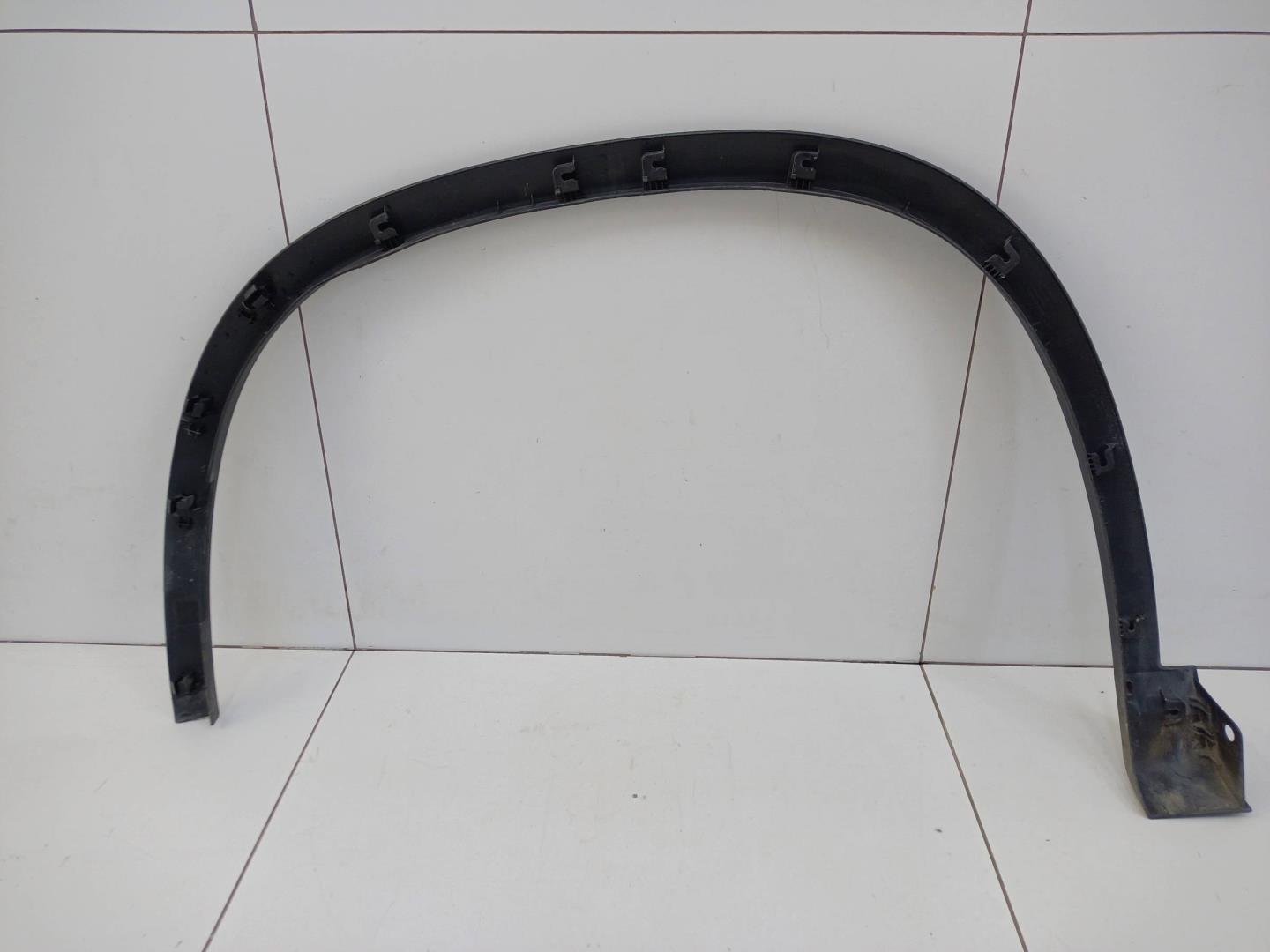 Накладка переднего крыла правого