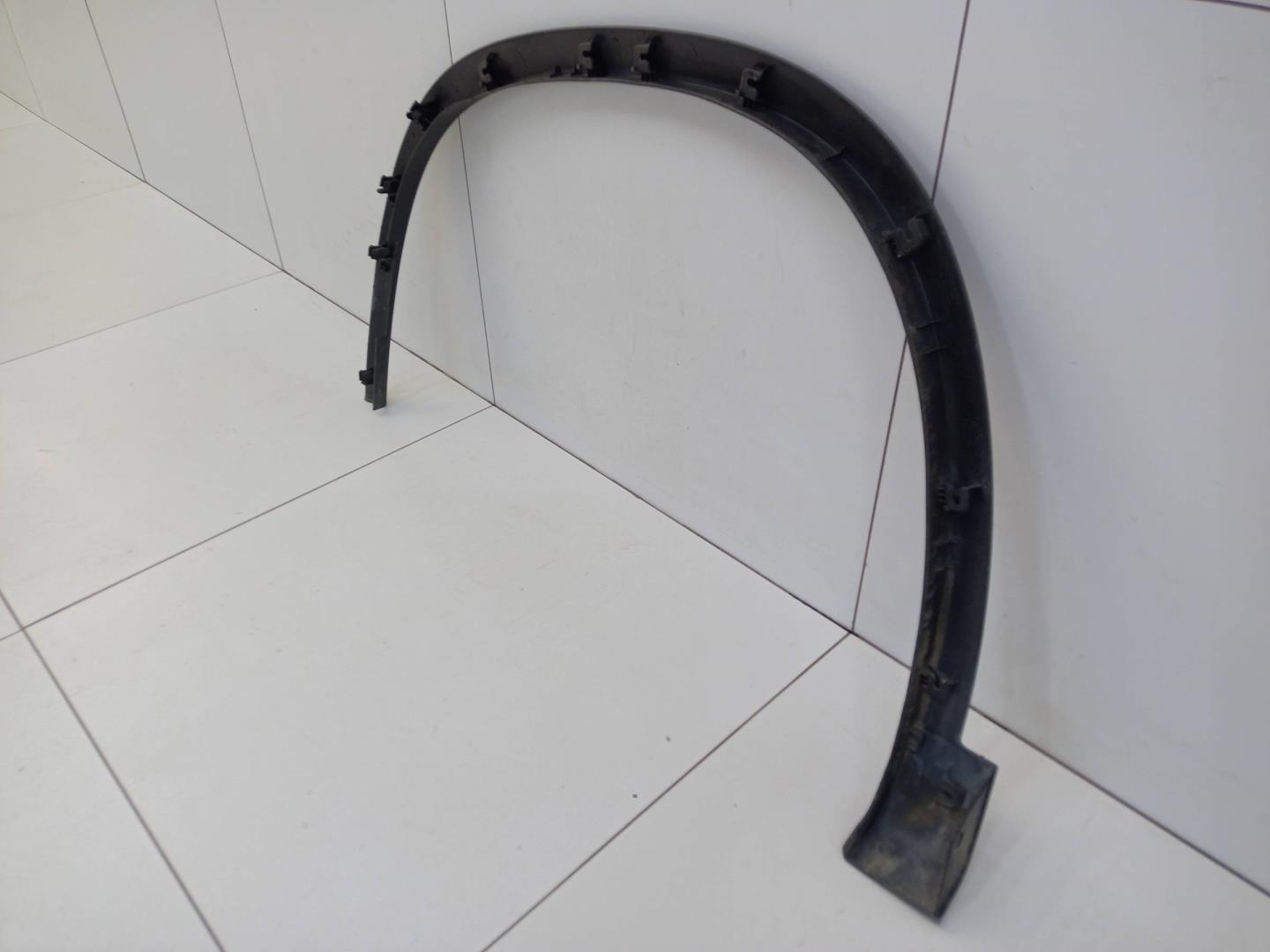 Накладка переднего крыла правого