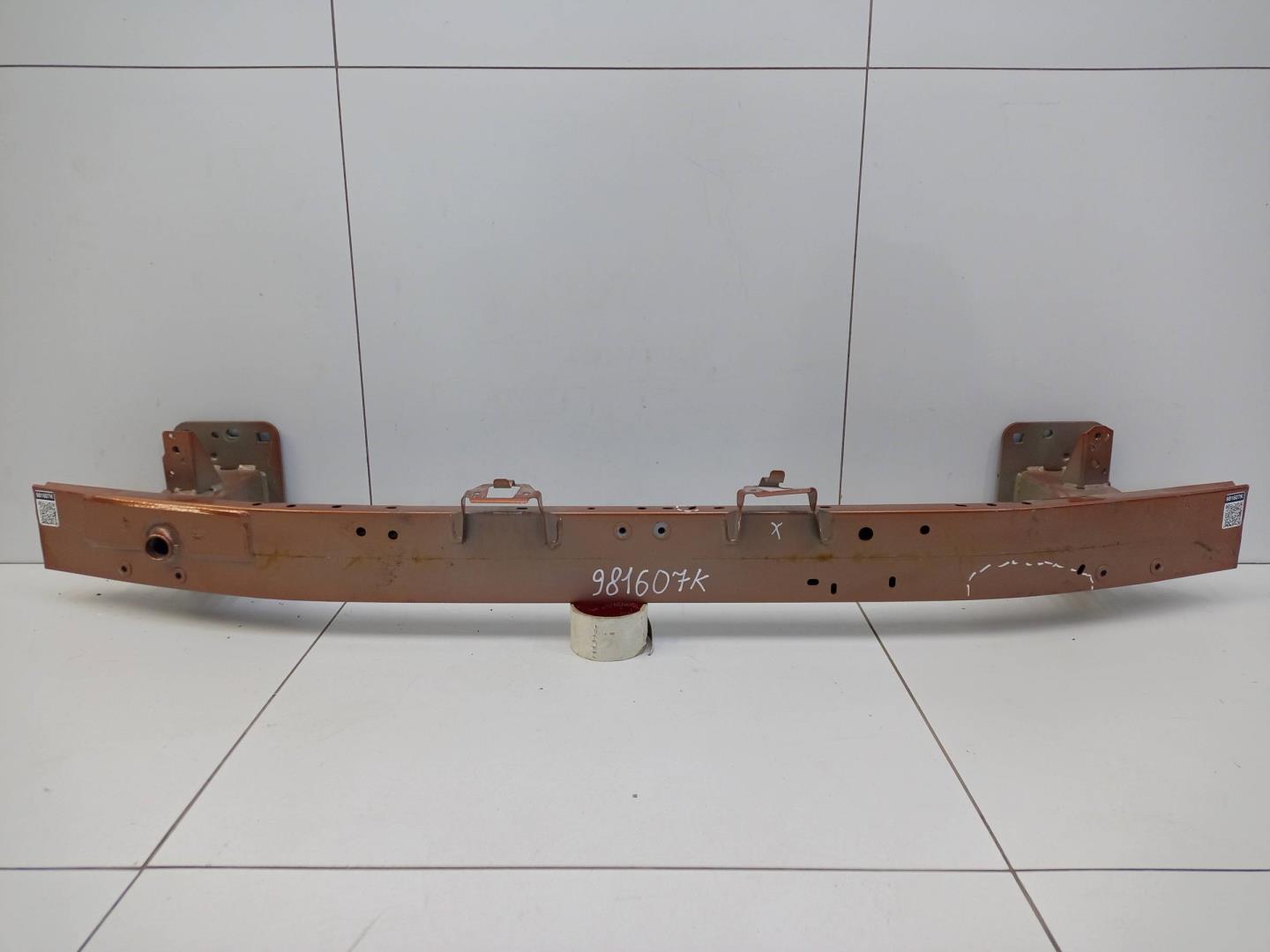 Усилитель переднего бампера