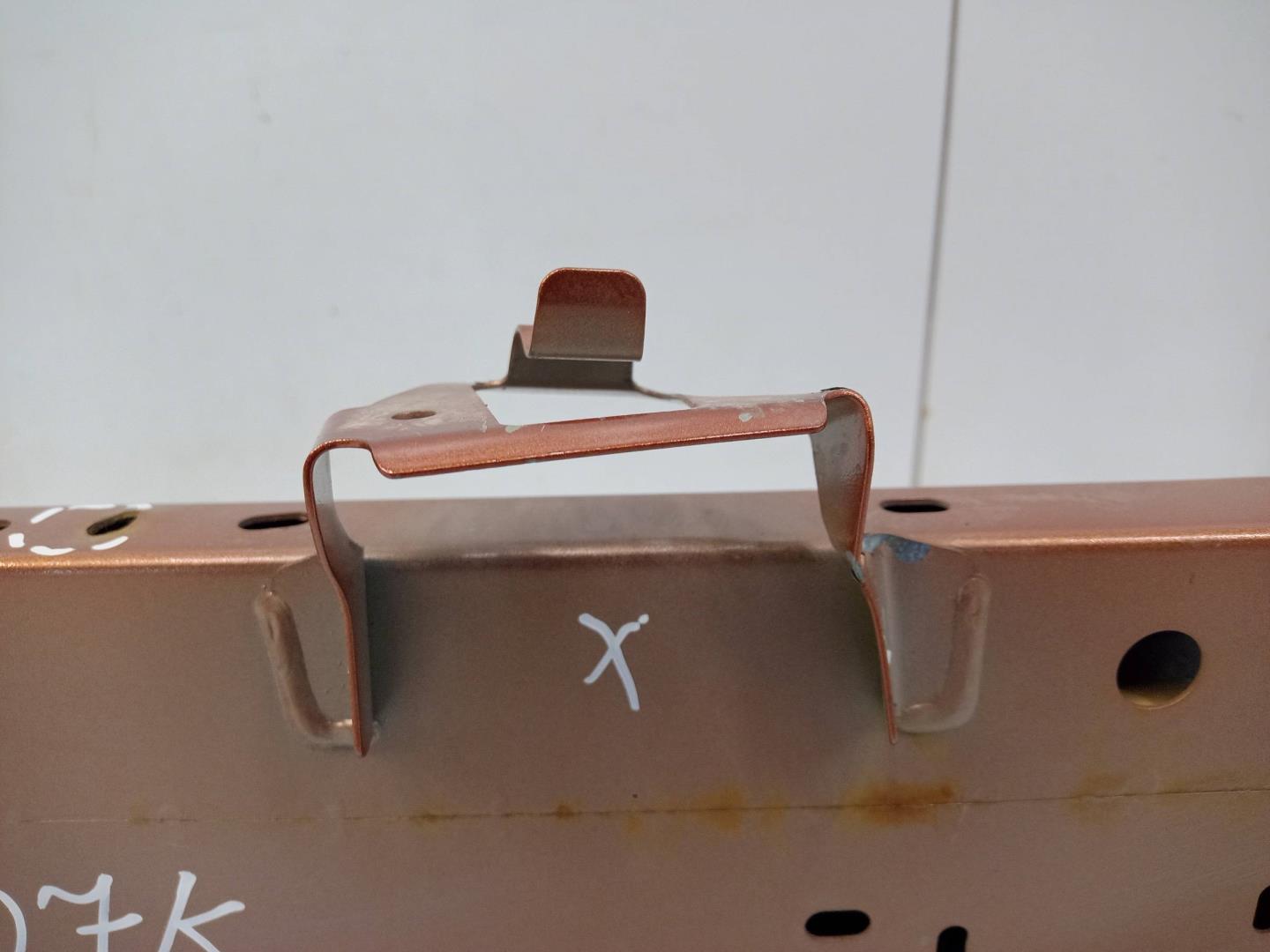 Усилитель переднего бампера