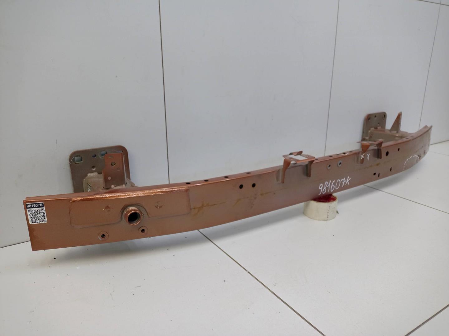 Усилитель переднего бампера