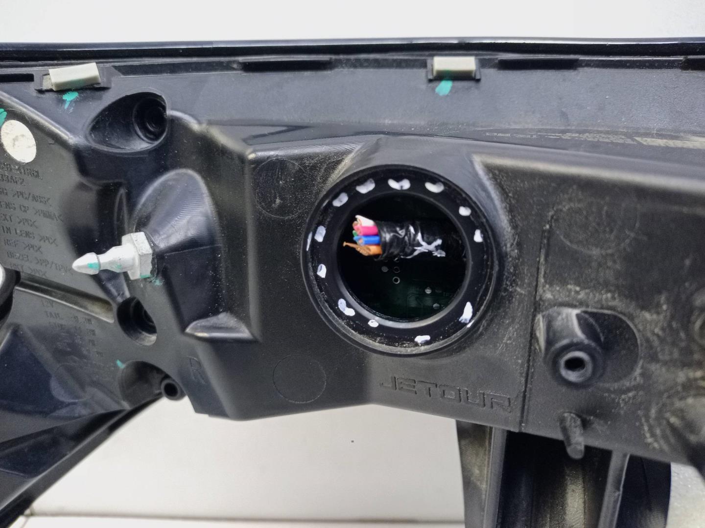 Фонарь задний наружный правый