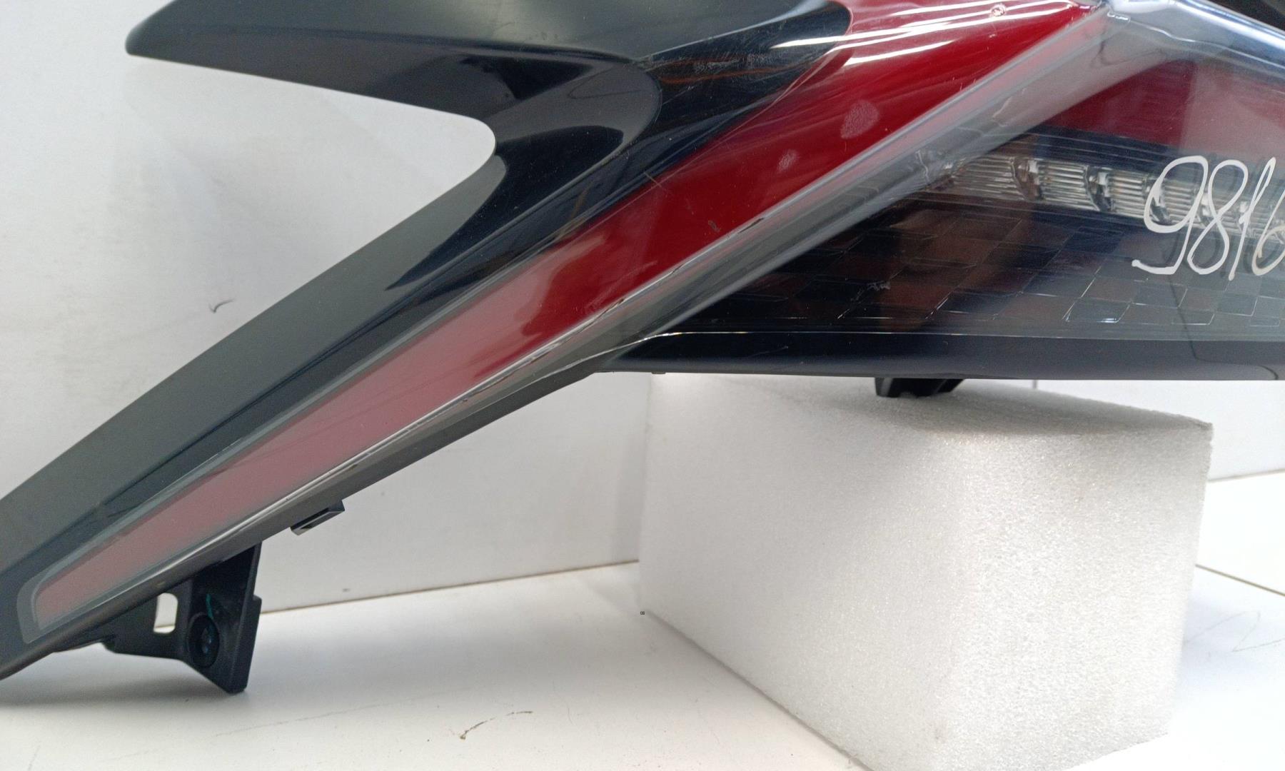 Фонарь задний наружный левый