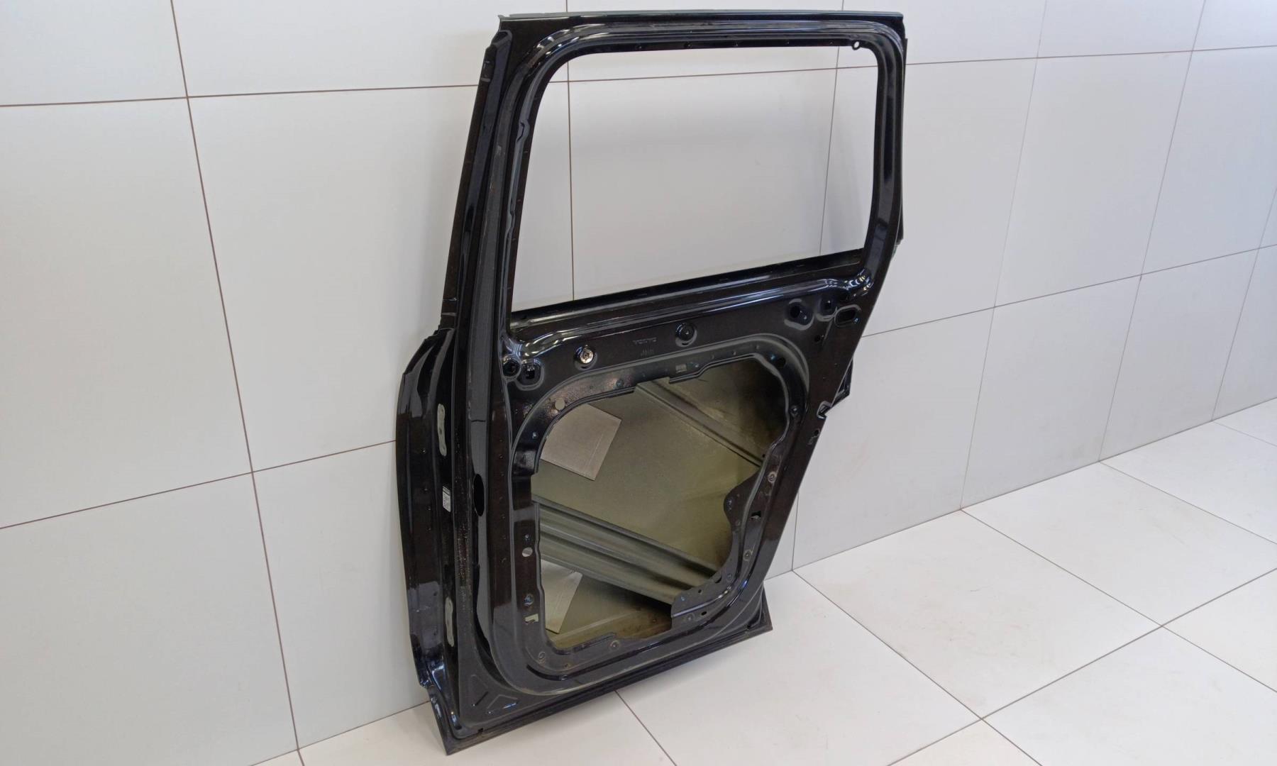 Дверь задняя правая