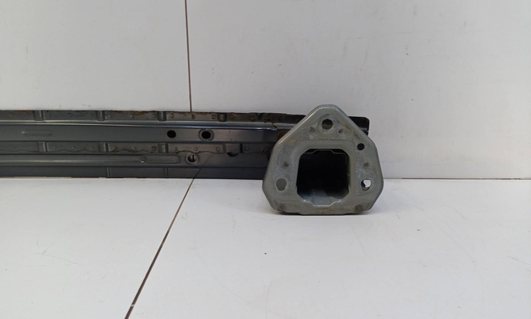 Усилитель заднего бампера