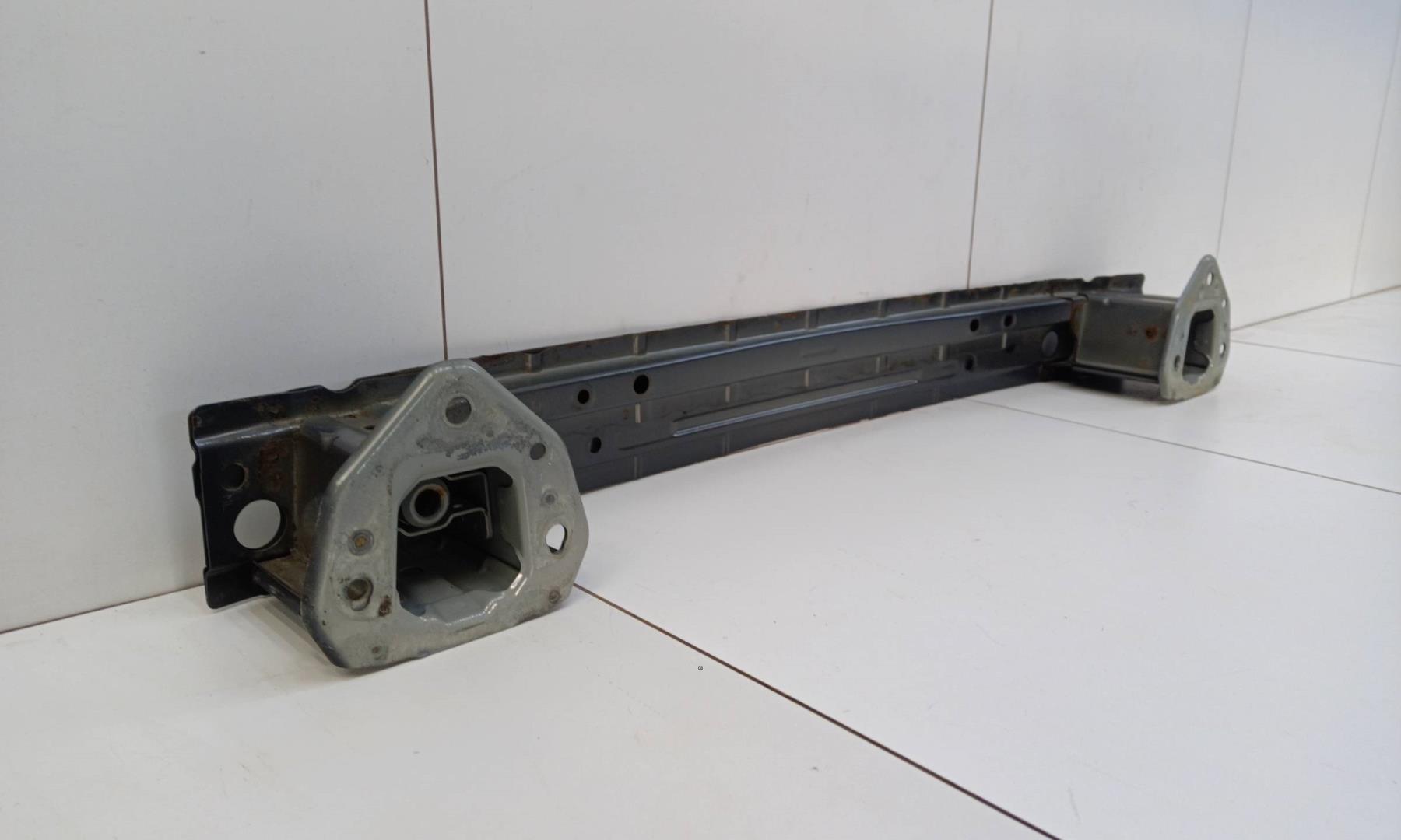 Усилитель заднего бампера