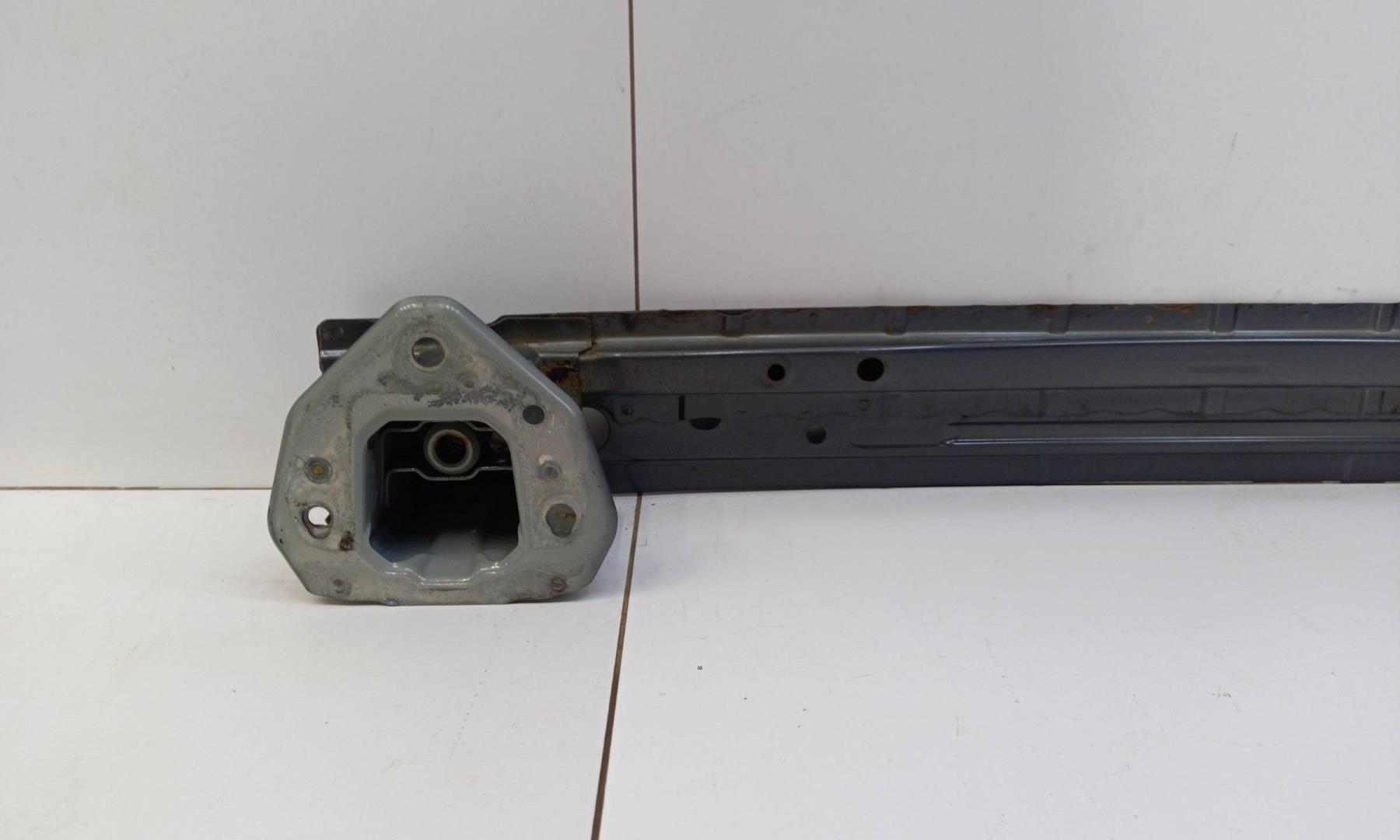 Усилитель заднего бампера