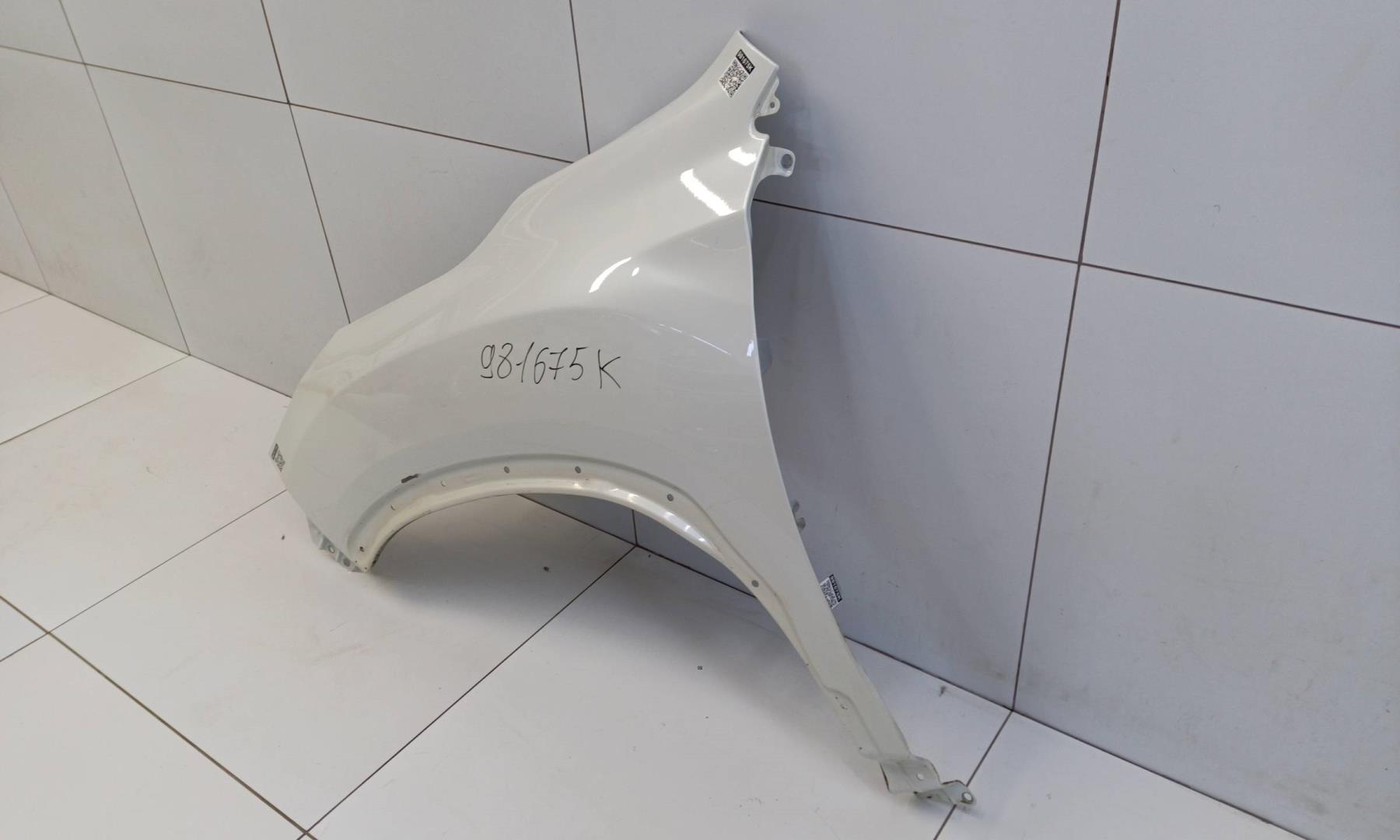 Крыло переднее левое